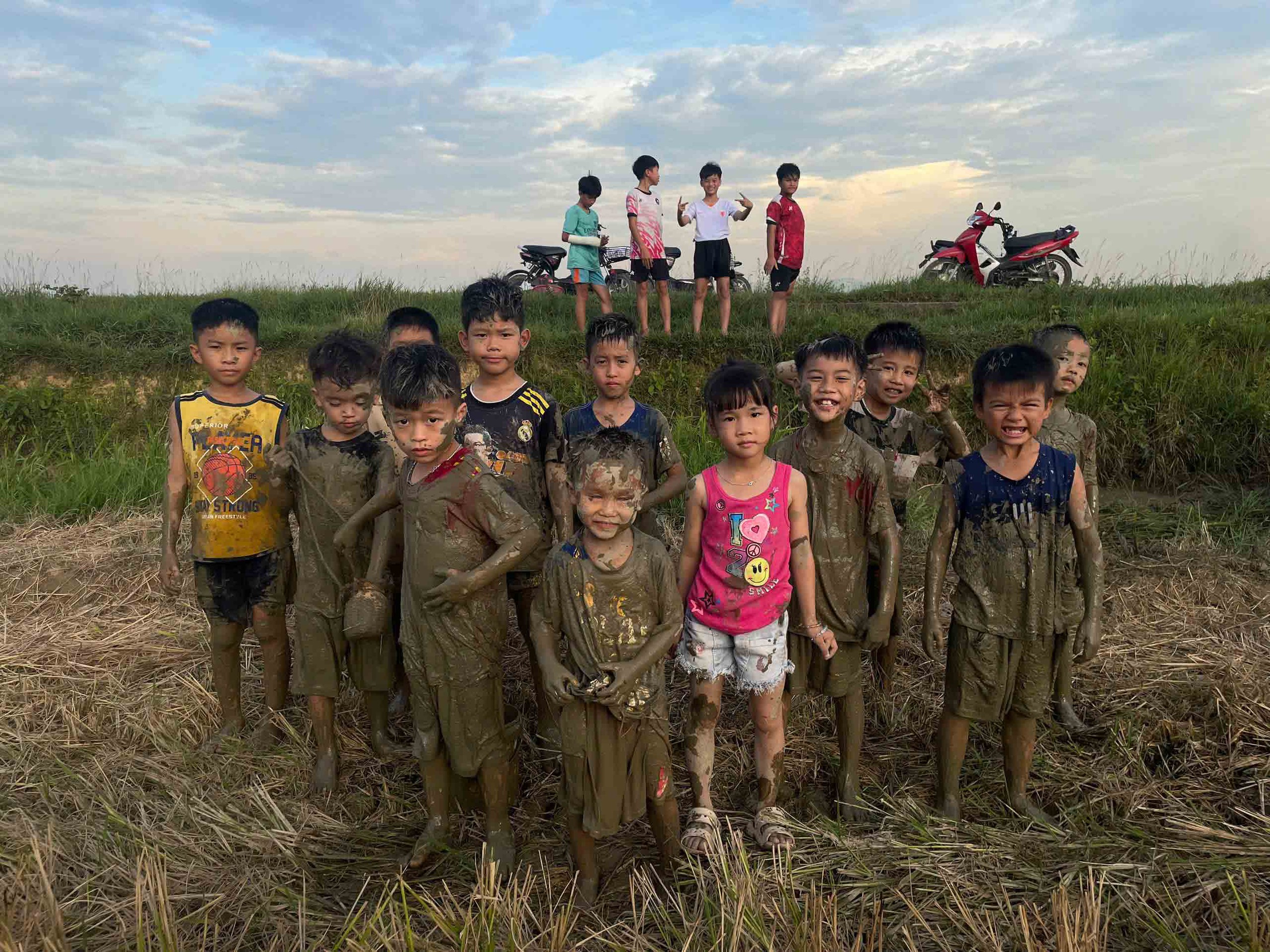 Chú Tuấn và lũ trẻ ngoan trong xóm - Ảnh 4.