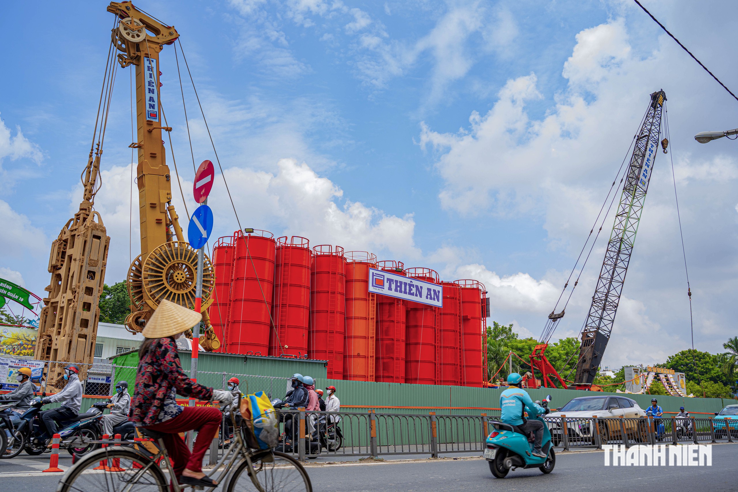 Toàn cảnh TP.HCM thi công ga ngầm metro số 2 trước công viên Lê Thị Riêng- Ảnh 3.