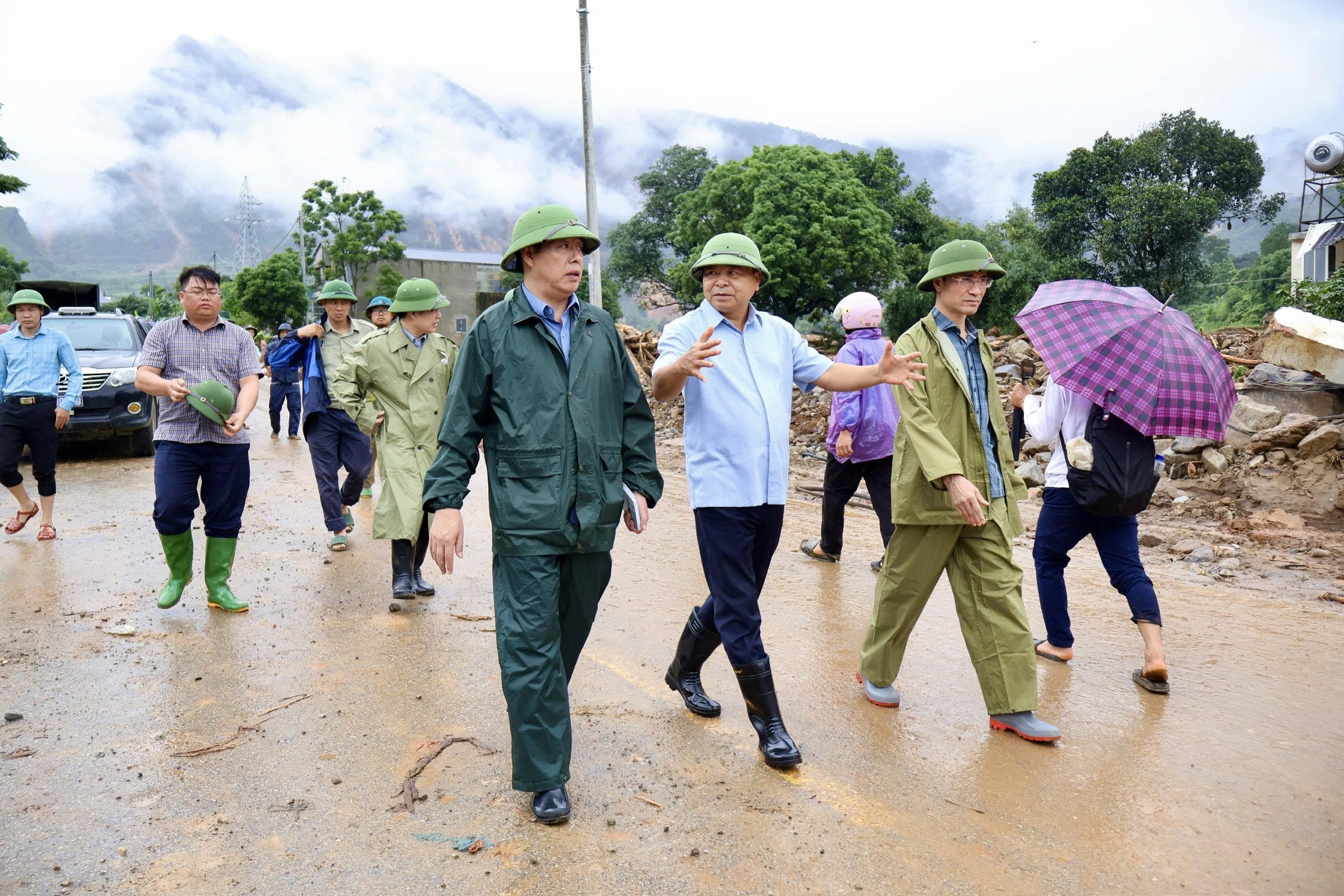 Thứ trưởng Bộ Nông nghiệp và Môi trường: Lượng mưa ở Mường Than rất khủng khiếp- Ảnh 2.