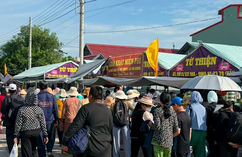 Hàng ngàn người dự Đại lễ kỷ niệm 87 năm Ngày khai sáng đạo Phật giáo Hòa Hảo - Ảnh 9.