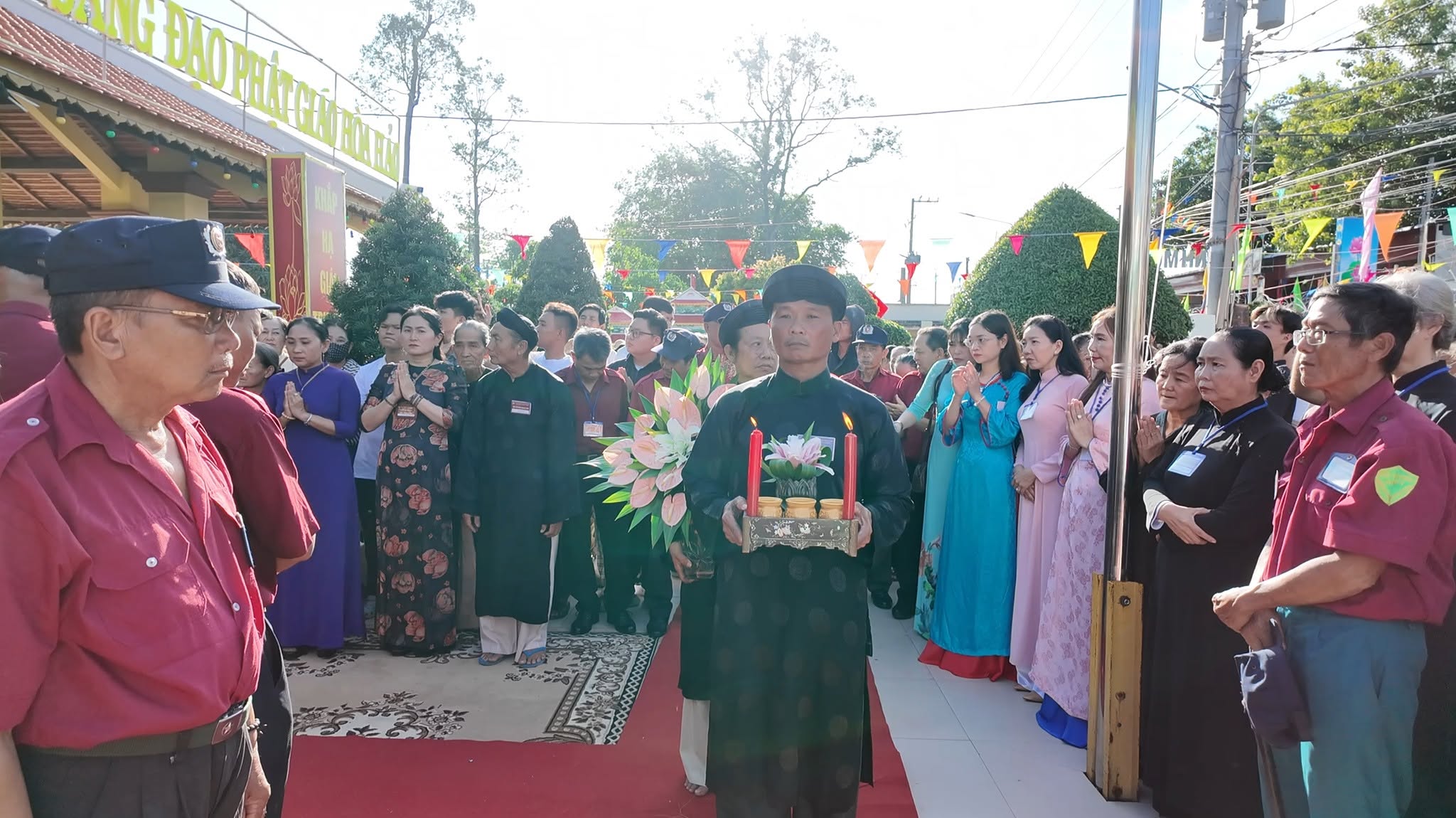 Hàng ngàn người dự Đại lễ kỷ niệm 87 năm Ngày khai sáng đạo Phật giáo Hòa Hảo - Ảnh 7.