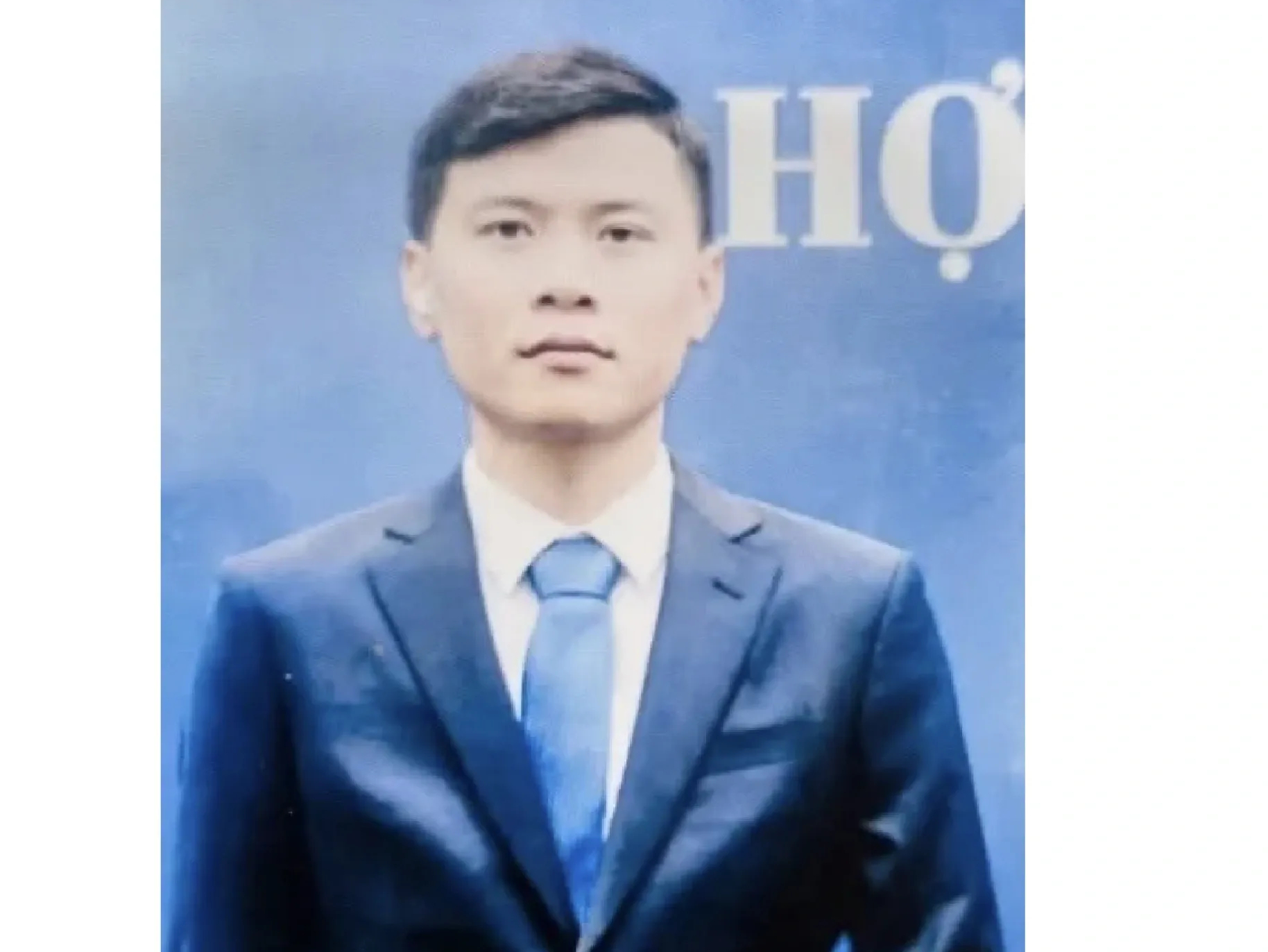 2 cán bộ văn phòng đăng ký đất đai nhận tiền để làm hồ sơ NOXH nhanh - Ảnh 1.