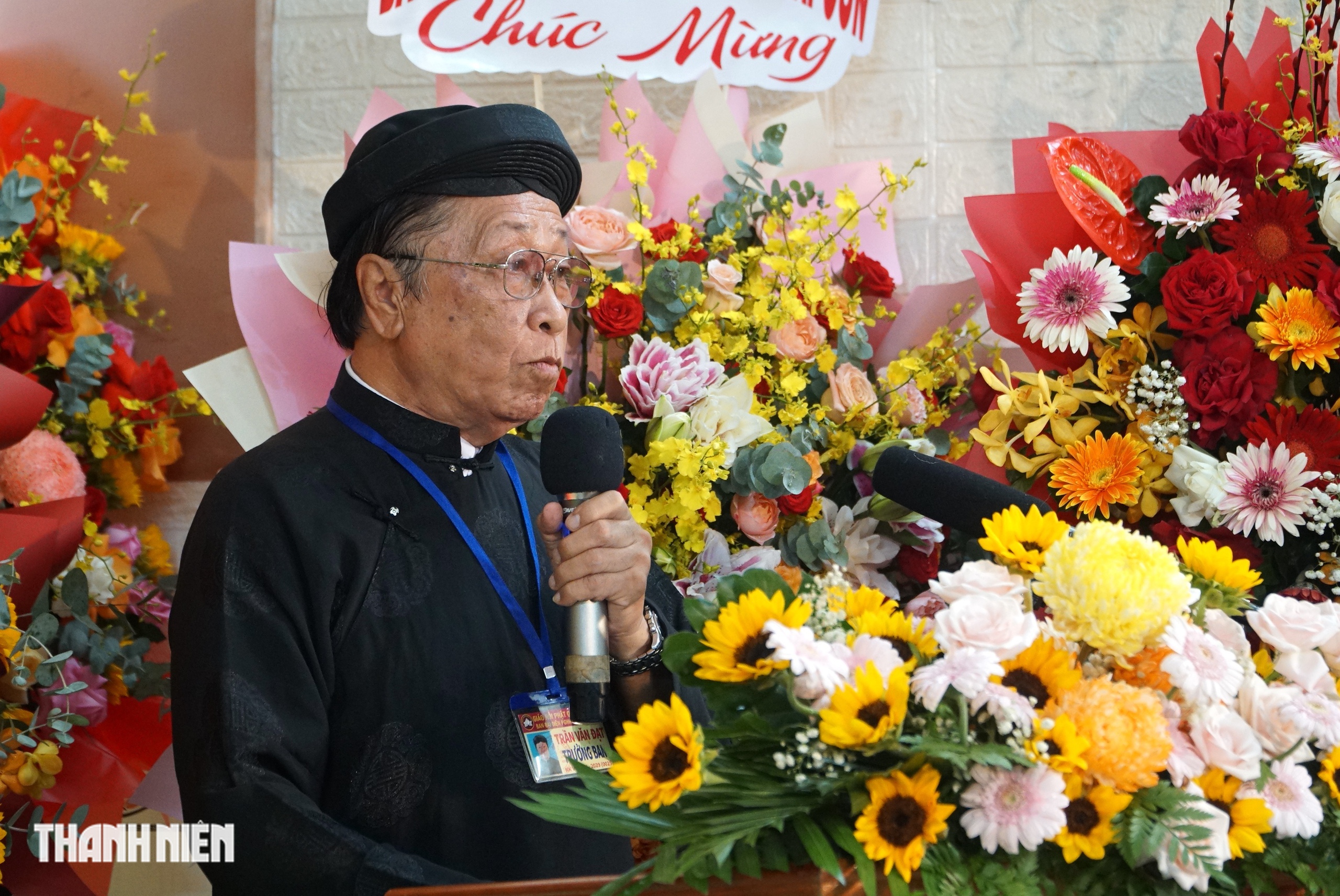 H&agrave;ng trăm người ở TP.HCM dự đại lễ 18 th&aacute;ng 5 &acirc;m lịch Phật gi&aacute;o H&ograve;a Hảo - Ảnh 5.