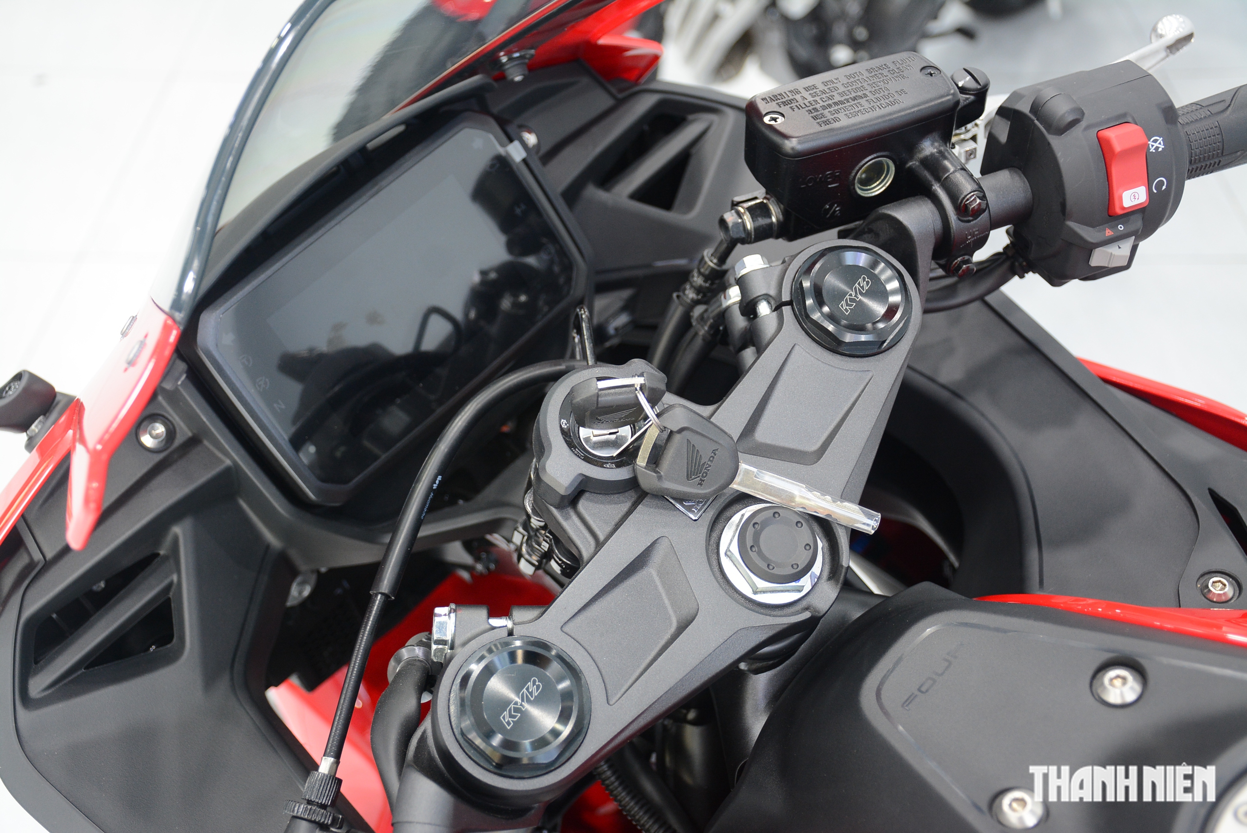 M&ocirc; t&ocirc; thể thao Honda CBR500R Four động cơ 4 xi-lanh về Việt Nam, gi&aacute; 295 triệu - Ảnh 9.