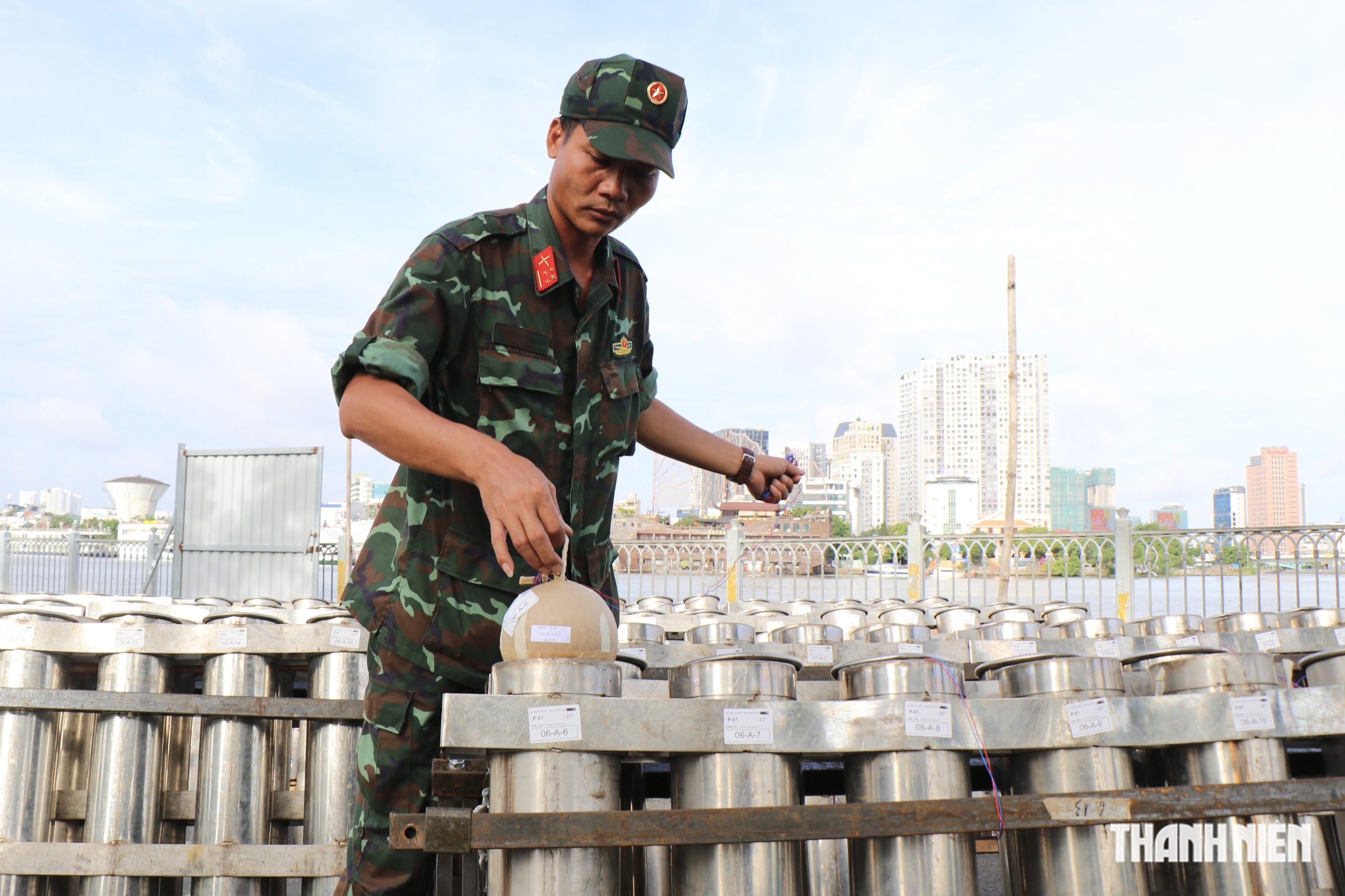 Pháo nước trên sông Sài Gòn, điểm nhấn TP.HCM bắn pháo hoa tối nay 2.7- Ảnh 4.