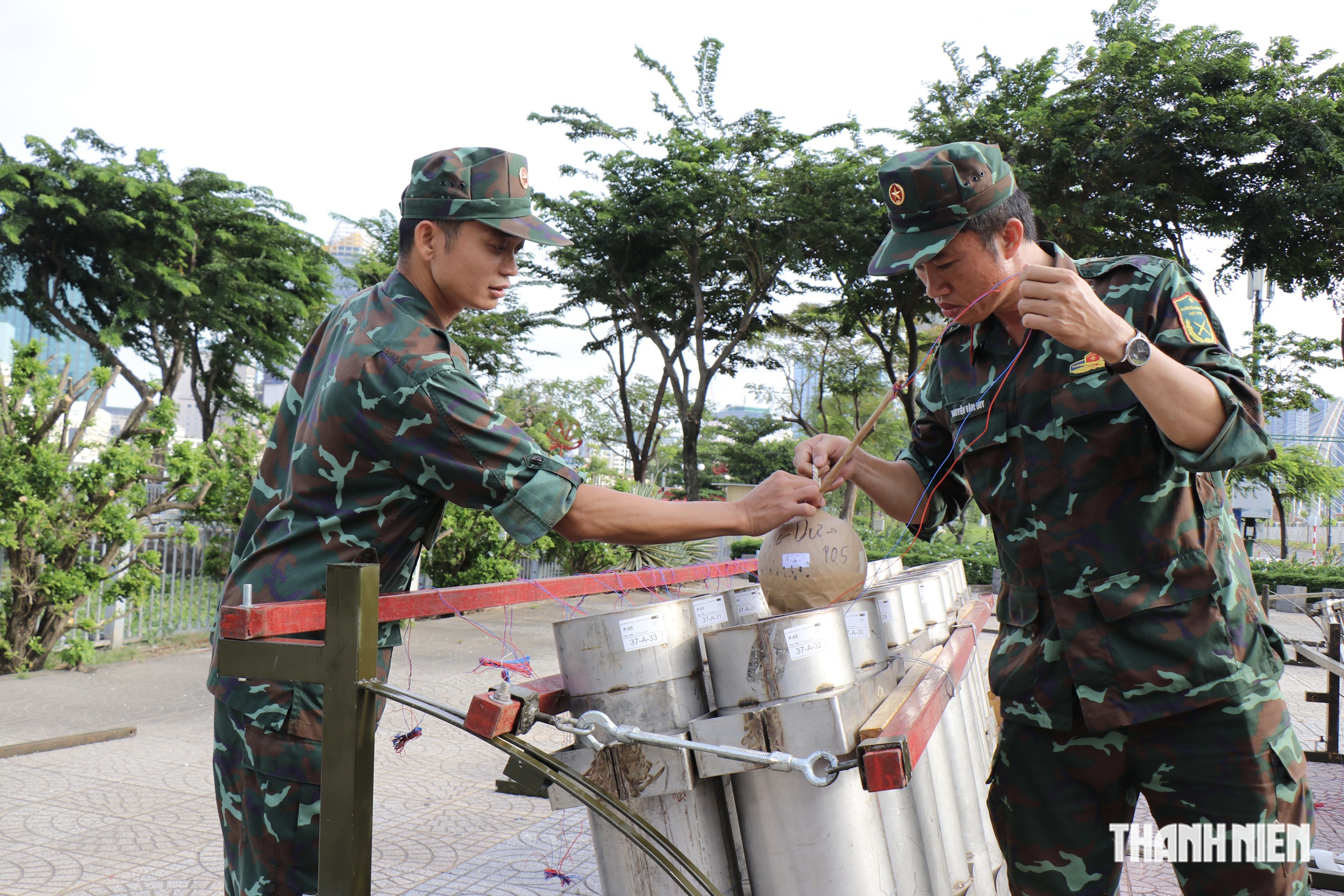 Pháo nước trên sông Sài Gòn, điểm nhấn TP.HCM bắn pháo hoa tối nay 2.7- Ảnh 5.