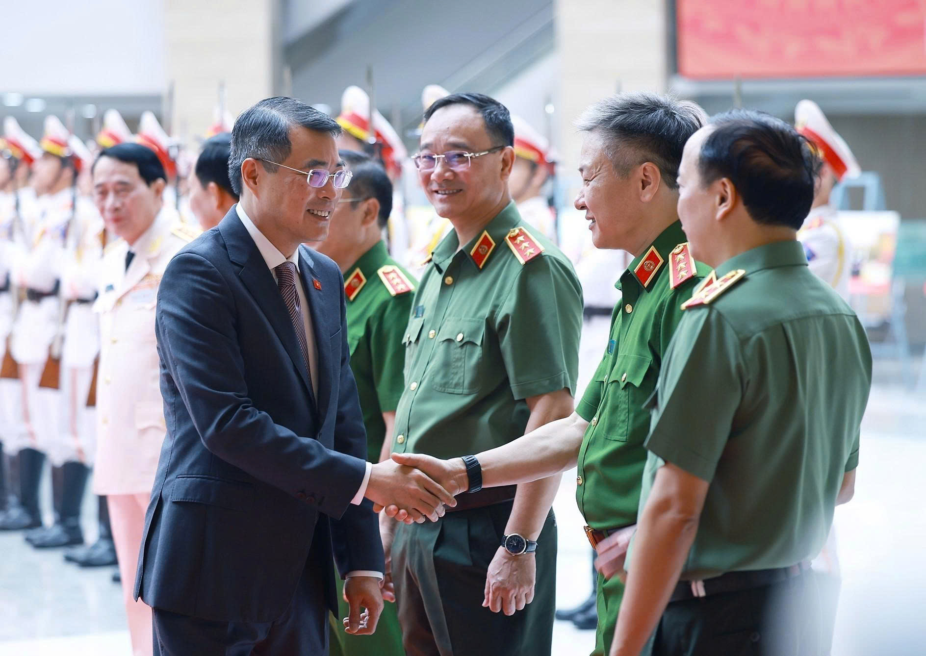 Quân đội phải nhìn xa hơn, tham mưu chiến lược sâu hơn- Ảnh 2.