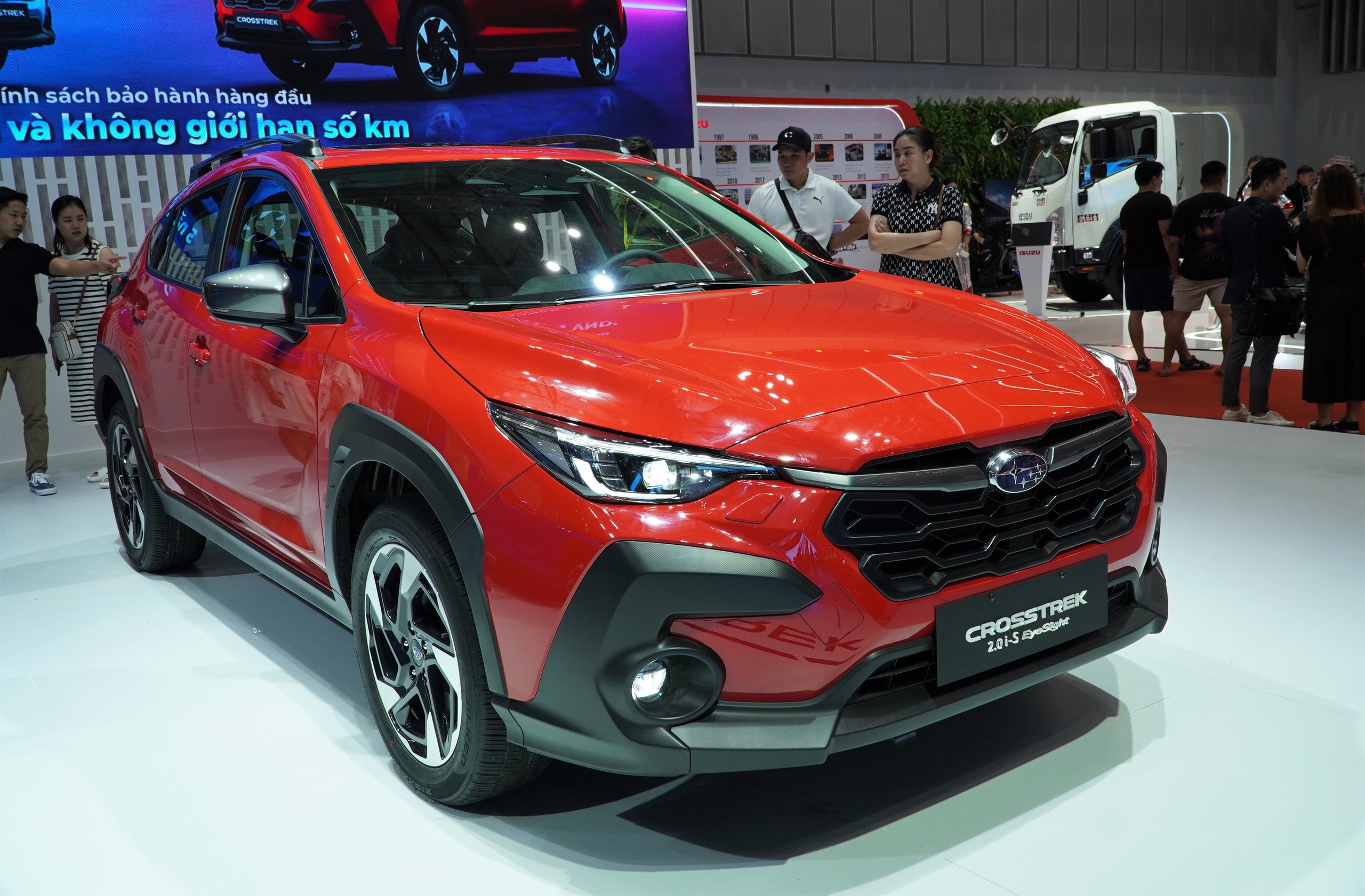 SUV Nhật hai cầu Subaru Forester lại giảm giá 'khủng', về dưới 800 triệu đồng - Ảnh 3.