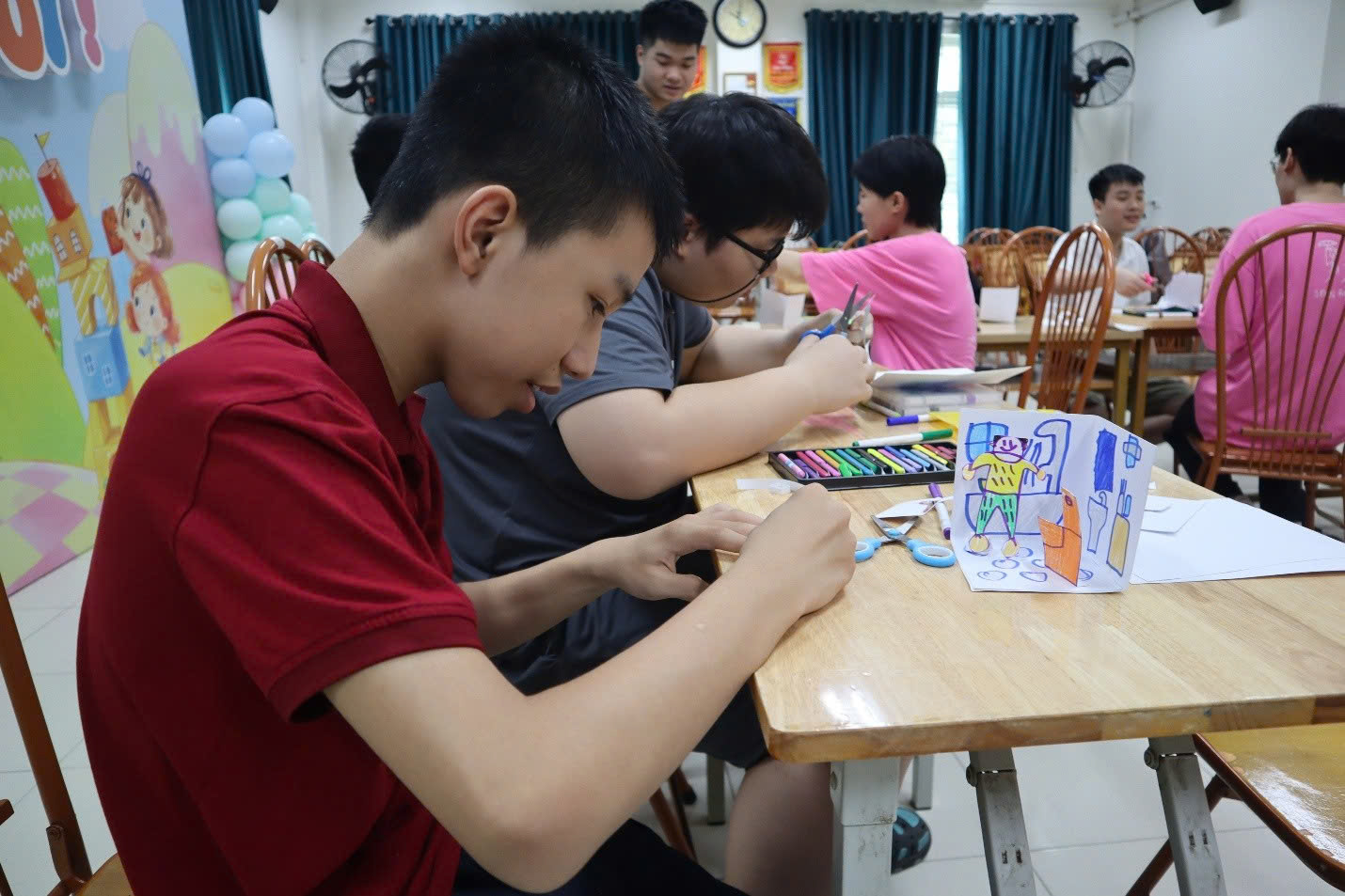 Doanh nghiệp chung tay vì trẻ em tự kỷ - Ảnh 2.