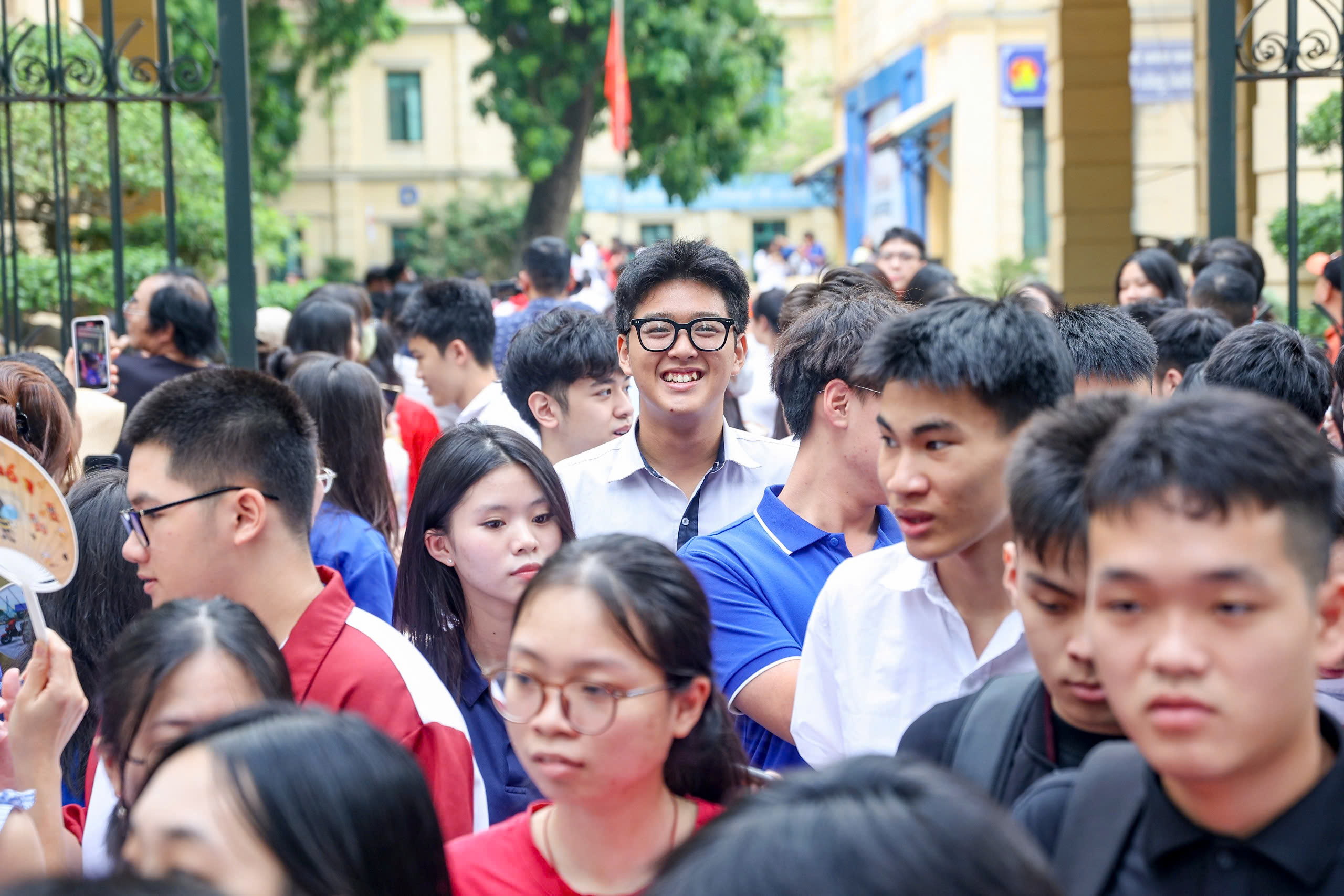 Thấp thỏm chờ điểm chuẩn - Ảnh 2.