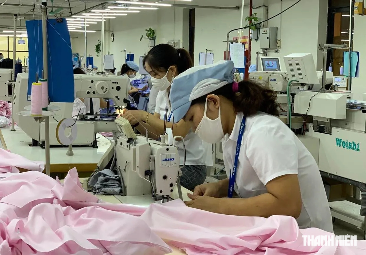 Lương tối thiểu vùng tăng từ 2027, người lao động được thêm bao nhiêu tiền?- Ảnh 1.