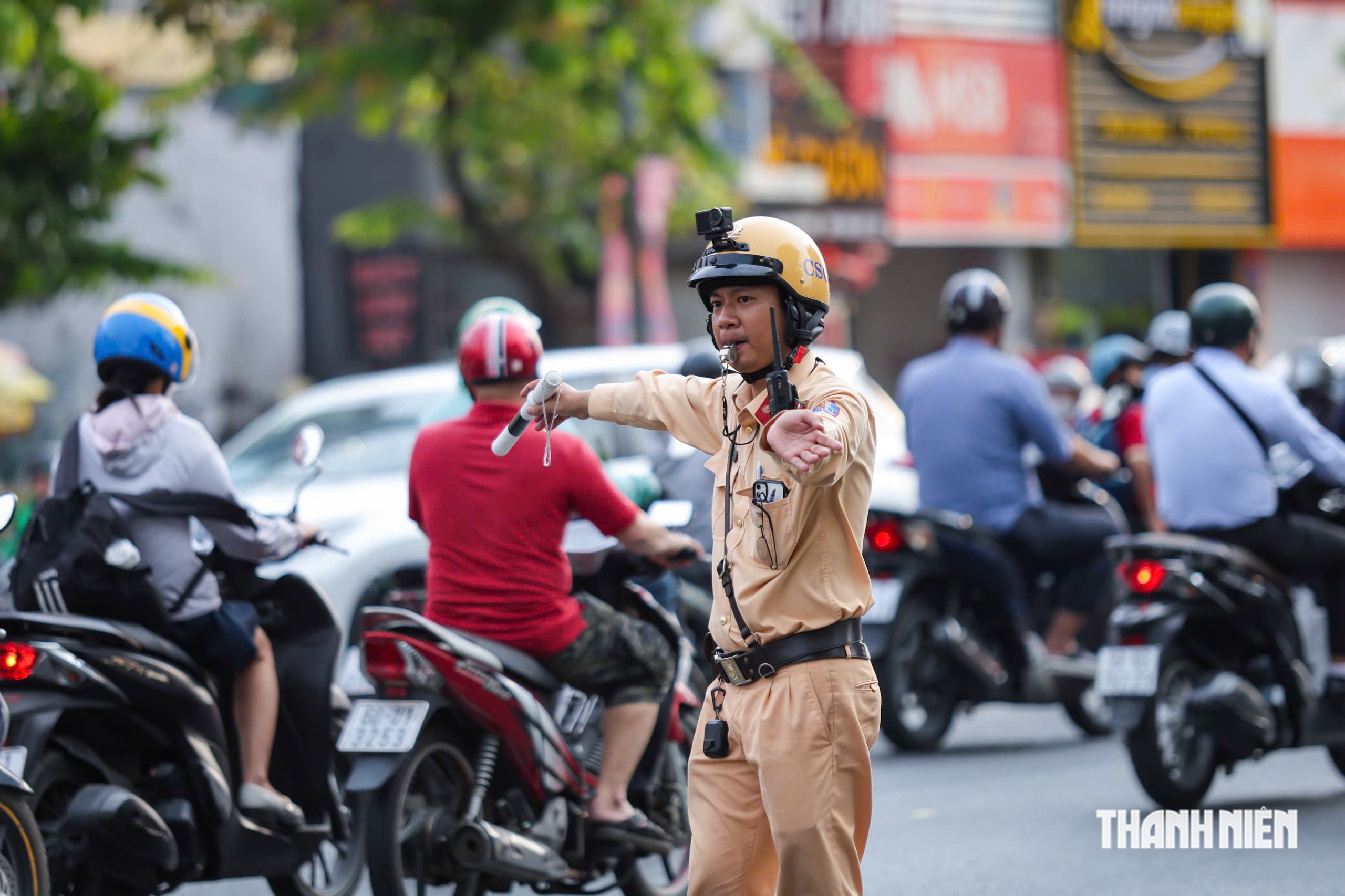 'Xe lớn phải nhường xe nhỏ': Ngộ nhận nguy hiểm vẫn tồn tại trên đường - Ảnh 2.
