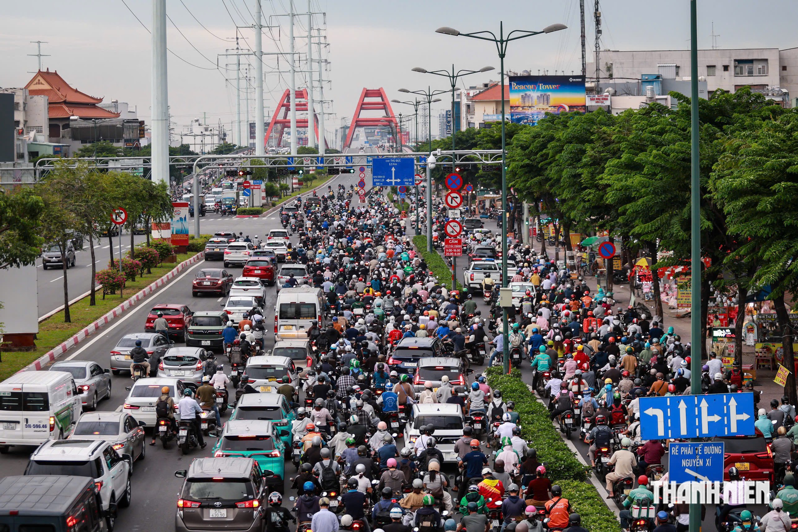 'Xe lớn phải nhường xe nhỏ': Ngộ nhận nguy hiểm vẫn tồn tại trên đường - Ảnh 1.