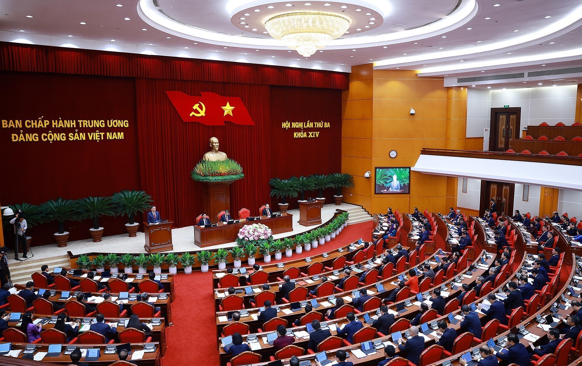 Khai mạc Hội nghị Trung ương 3, xác định quan điểm sửa đổi luật Đất đai - Ảnh 2.