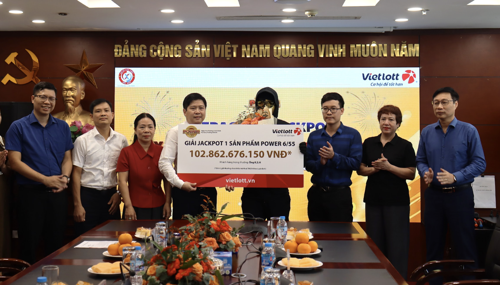 Chuyên gia người Hàn Quốc trúng hơn 100 tỉ Jackpot của Vietlott- Ảnh 1.