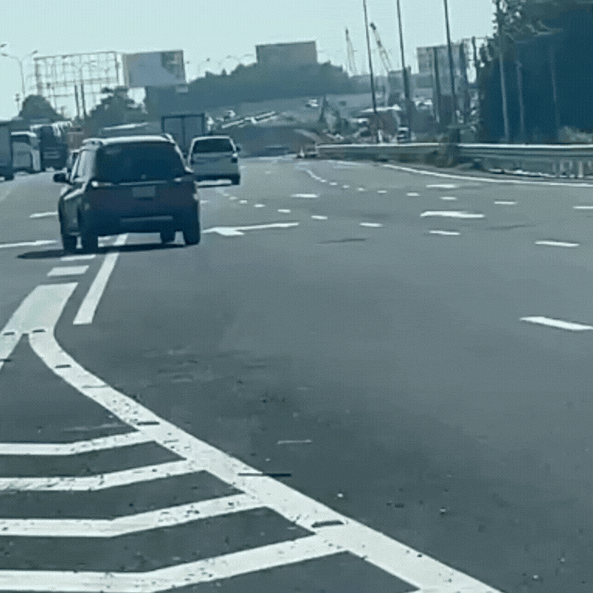 Nhập cao tốc: Vì sao có lúc 1 xe bị CSGT phạt, có khi cả đoàn cùng 'dính'?- Ảnh 2.