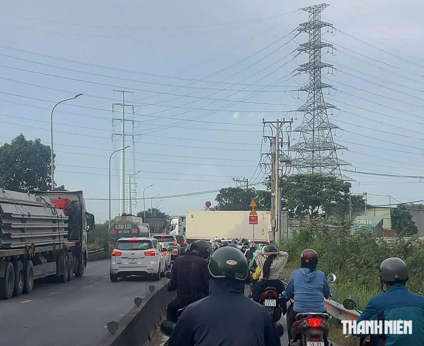B&atilde;i xe container tr&ecirc;n đường V&otilde; Ch&iacute; C&ocirc;ng g&acirc;y &ugrave;n ứ, bất an cho người d&acirc;n - Ảnh 2.