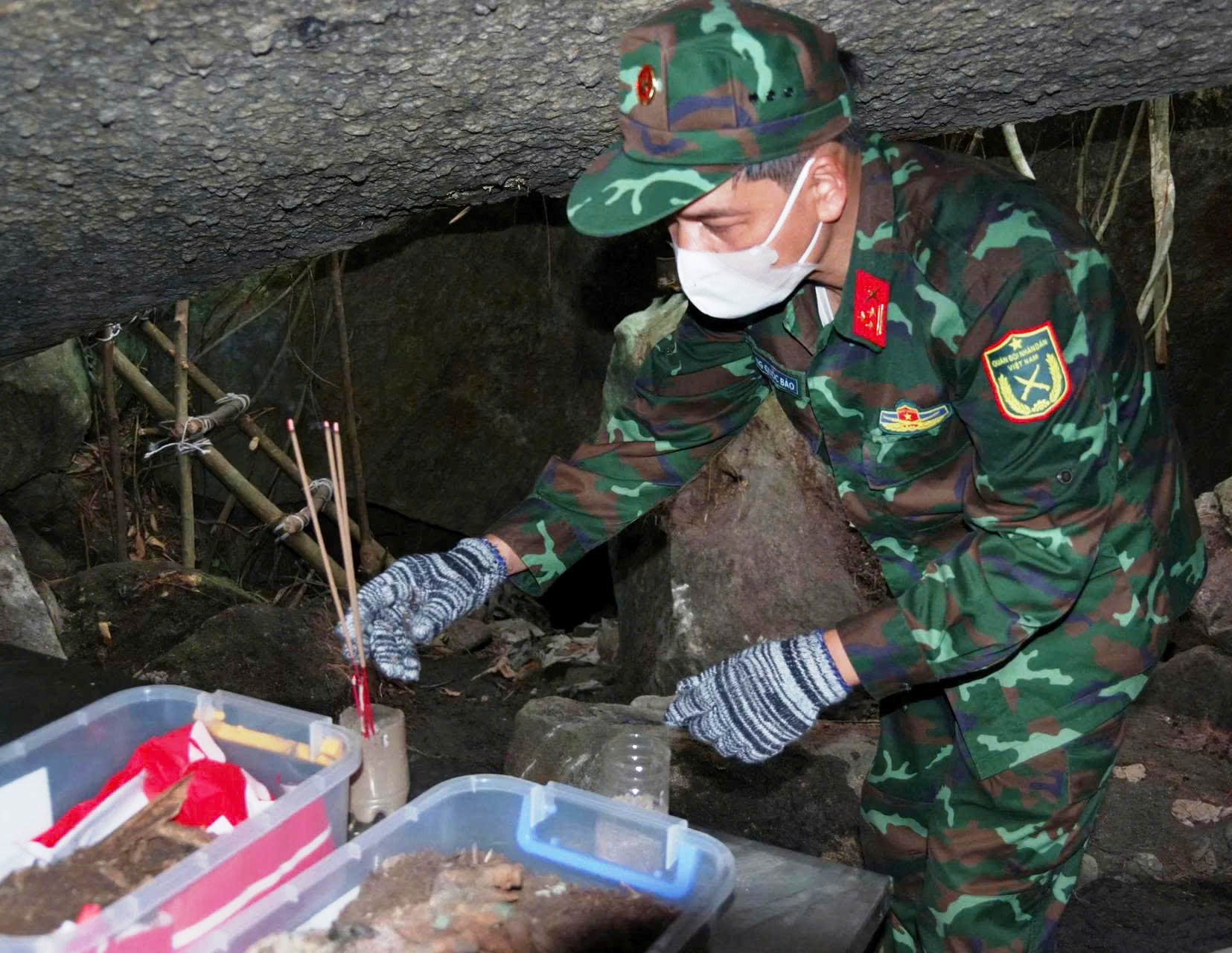 Đà Nẵng phát hiện di vật liệt sĩ họ 'Đoàn', tên 'Kiển' ở nghĩa trang Điện Tiến- Ảnh 3.