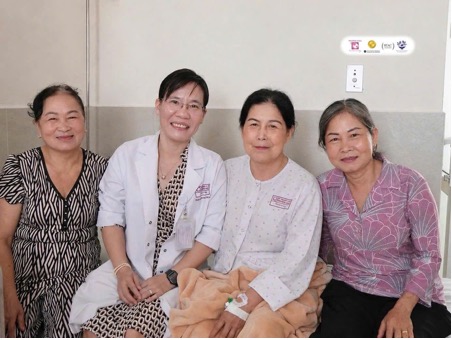Từ Mỹ về Việt Nam để giải quyết nỗi khổ thầm kín của phụ nữ tuổi 62 - Ảnh 1.
