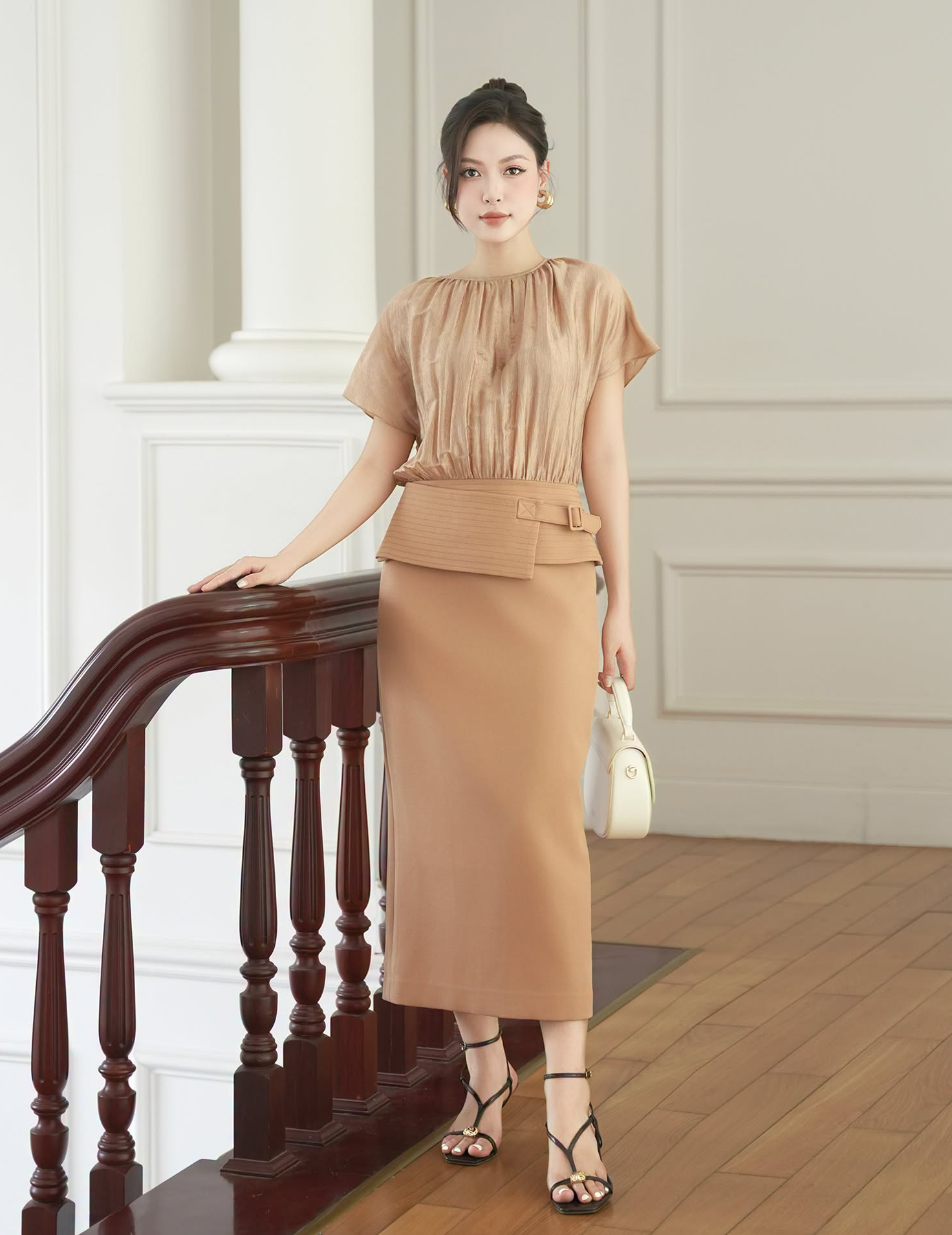 Phối đồ thu 2026 với sự trở lại mạnh mẽ của gam m&agrave;u trung t&iacute;nh - Ảnh 1.