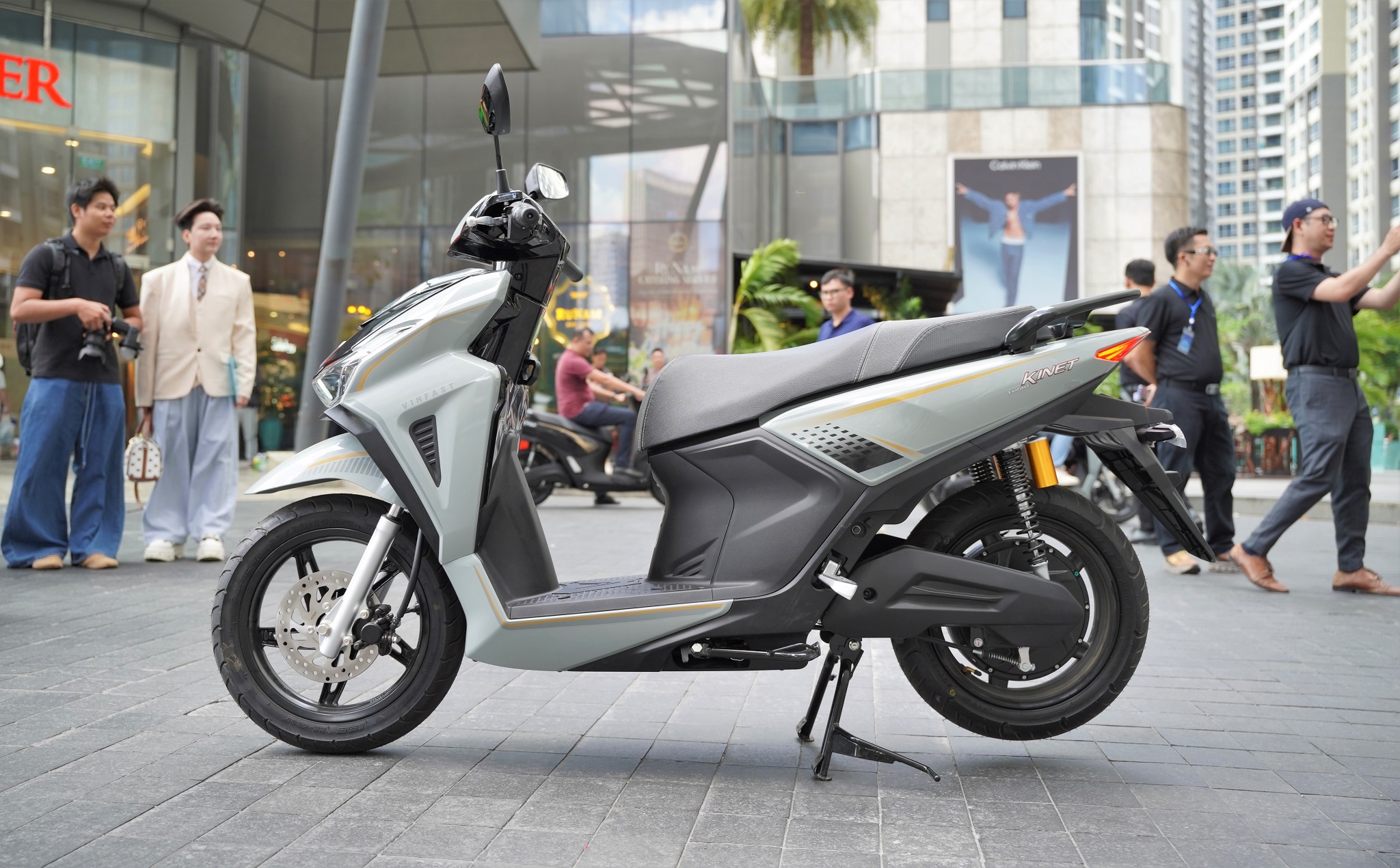 Xe máy điện thể thao VinFast Kinet giá từ 40 triệu, cạnh tranh Honda Air Blade? - Ảnh 3.
