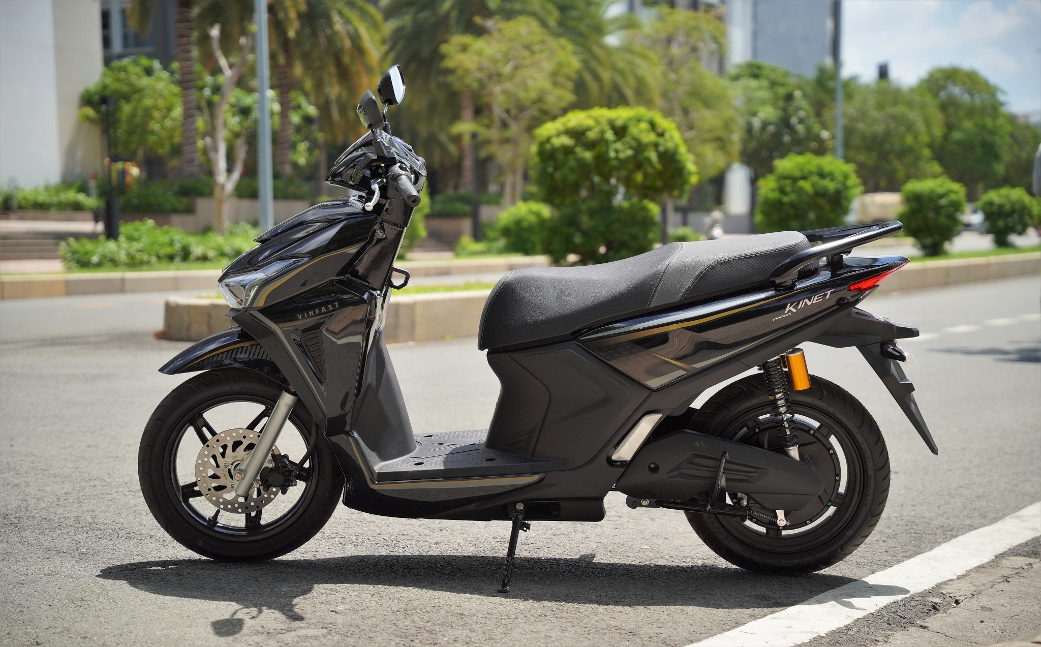 Xe máy điện thể thao VinFast Kinet giá từ 40 triệu, cạnh tranh Honda Air Blade? - Ảnh 4.