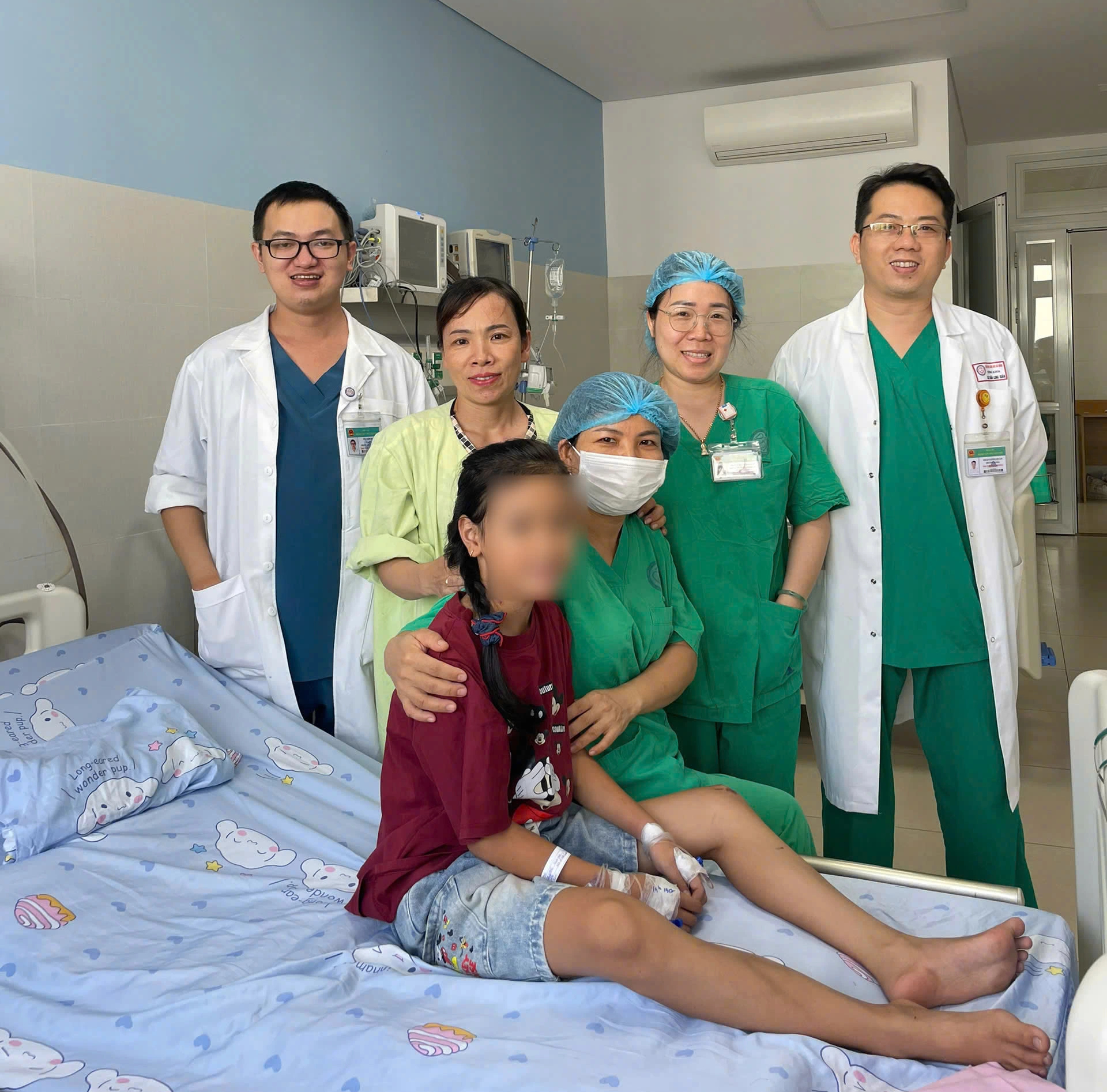 Viêm cơ tim tối cấp khiến bé gái 10 tuổi ngưng tim, được cứu sống nhờ ECMO- Ảnh 1.