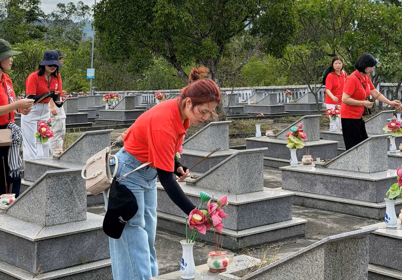Hành trình tri ân tháng 7 lan tỏa đạo lý ‘Uống nước nhớ nguồn’- Ảnh 2.