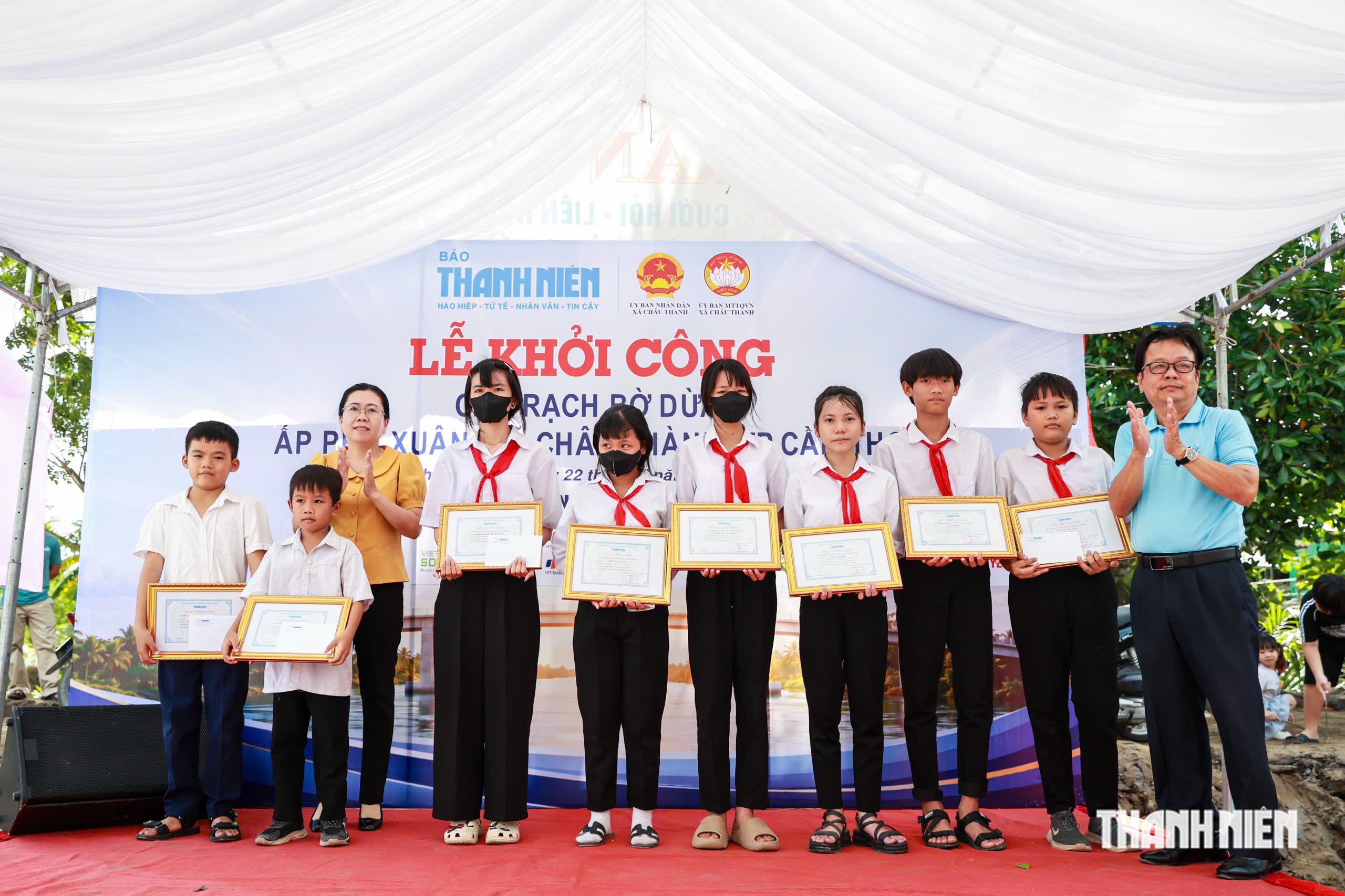 Báo Thanh Niên xây cầu mới: Giấc mơ của xóm nhỏ Cần Thơ thành hiện thực- Ảnh 9.