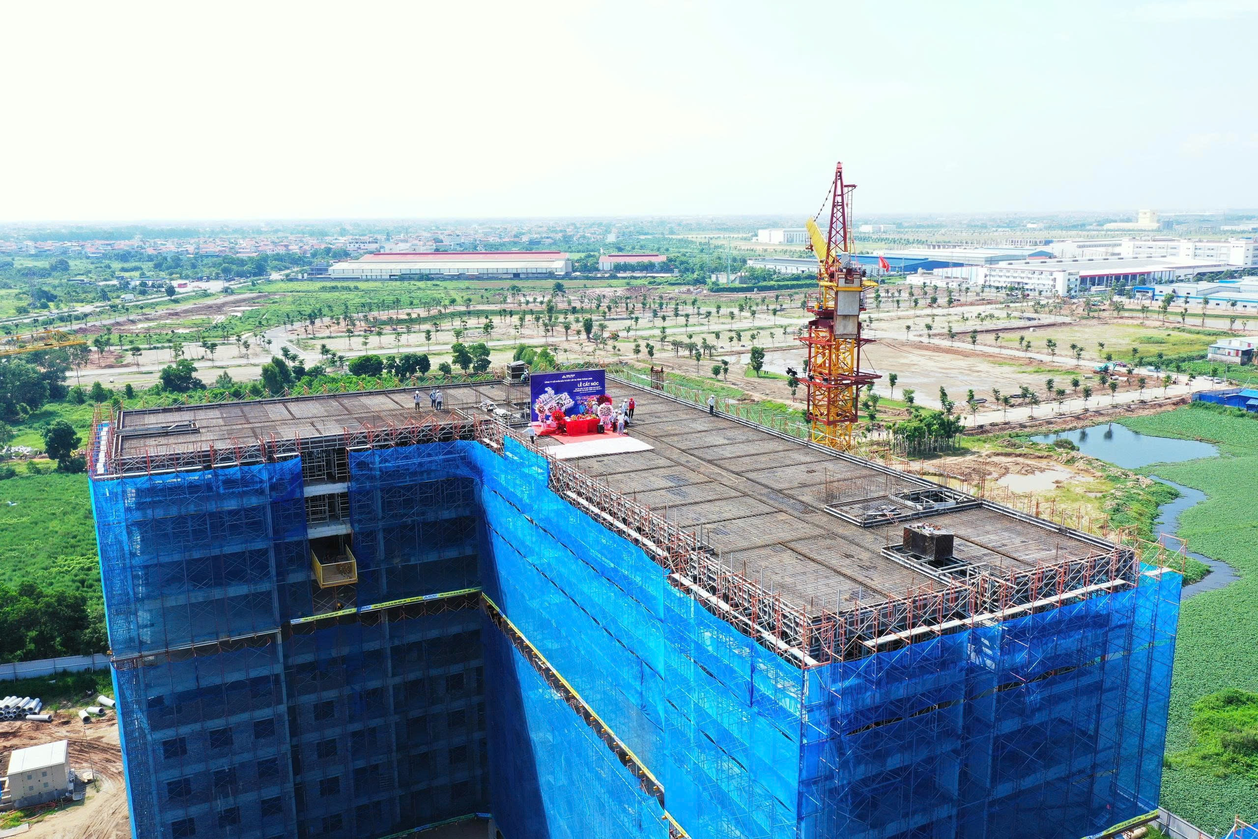 Hòa Phát cất nóc công trình hơn 800 căn hộ nhà ở xã hội