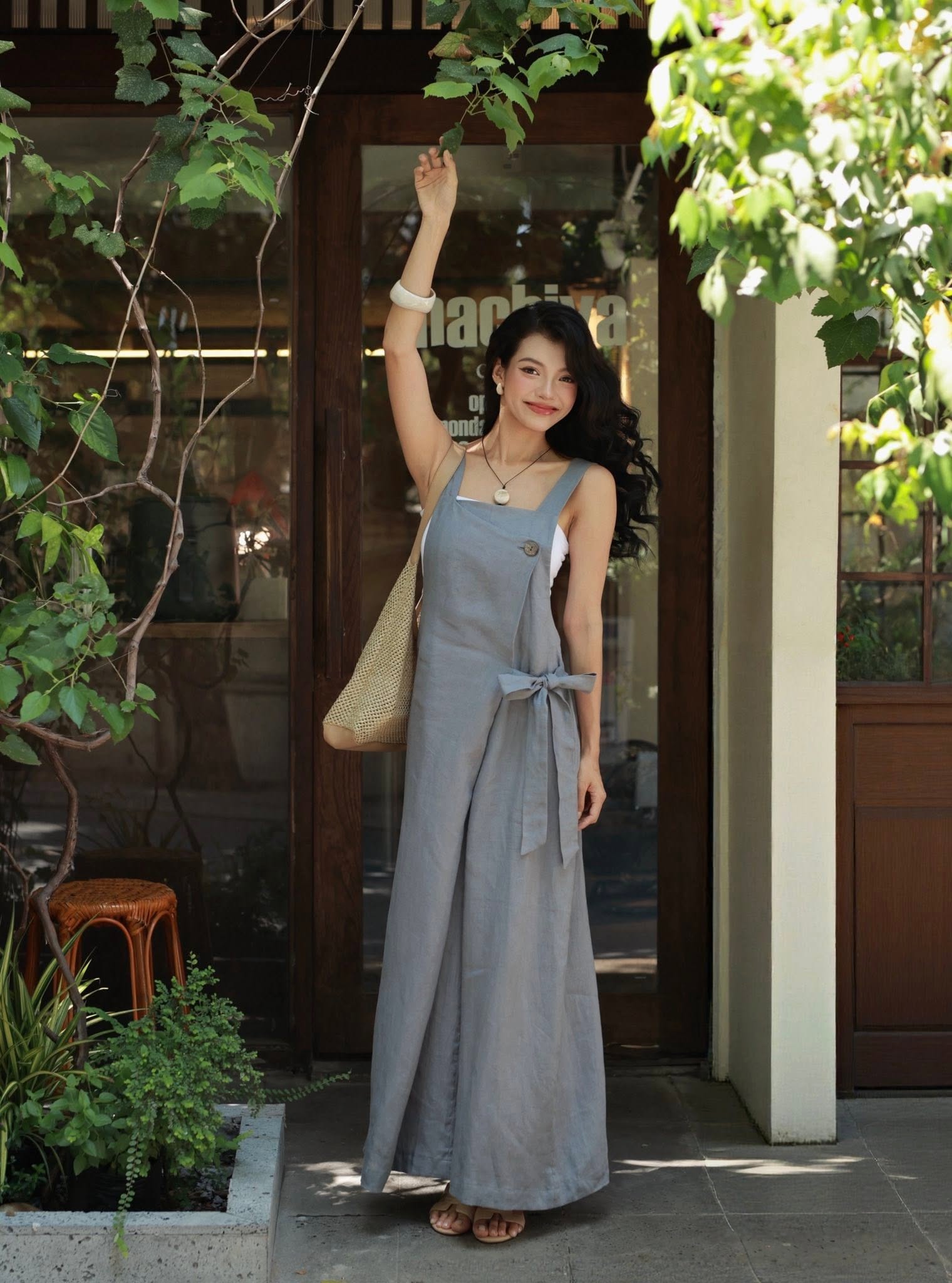 Năng động xuống phố với đầm kh&ocirc;ng tay tinh tế  - Ảnh 3.