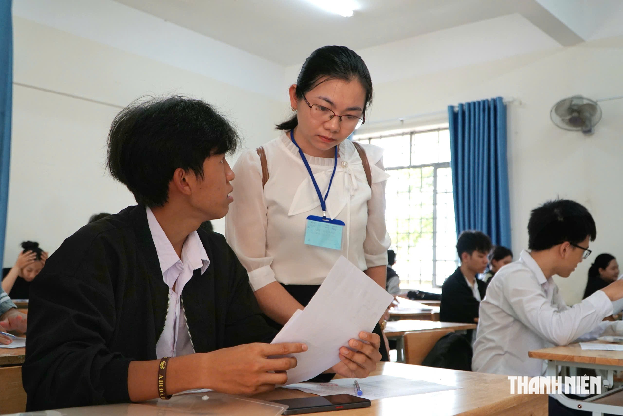 Sắp xếp cơ sở gi&aacute;o dục: Chạy đua trước năm học mới - Ảnh 4.