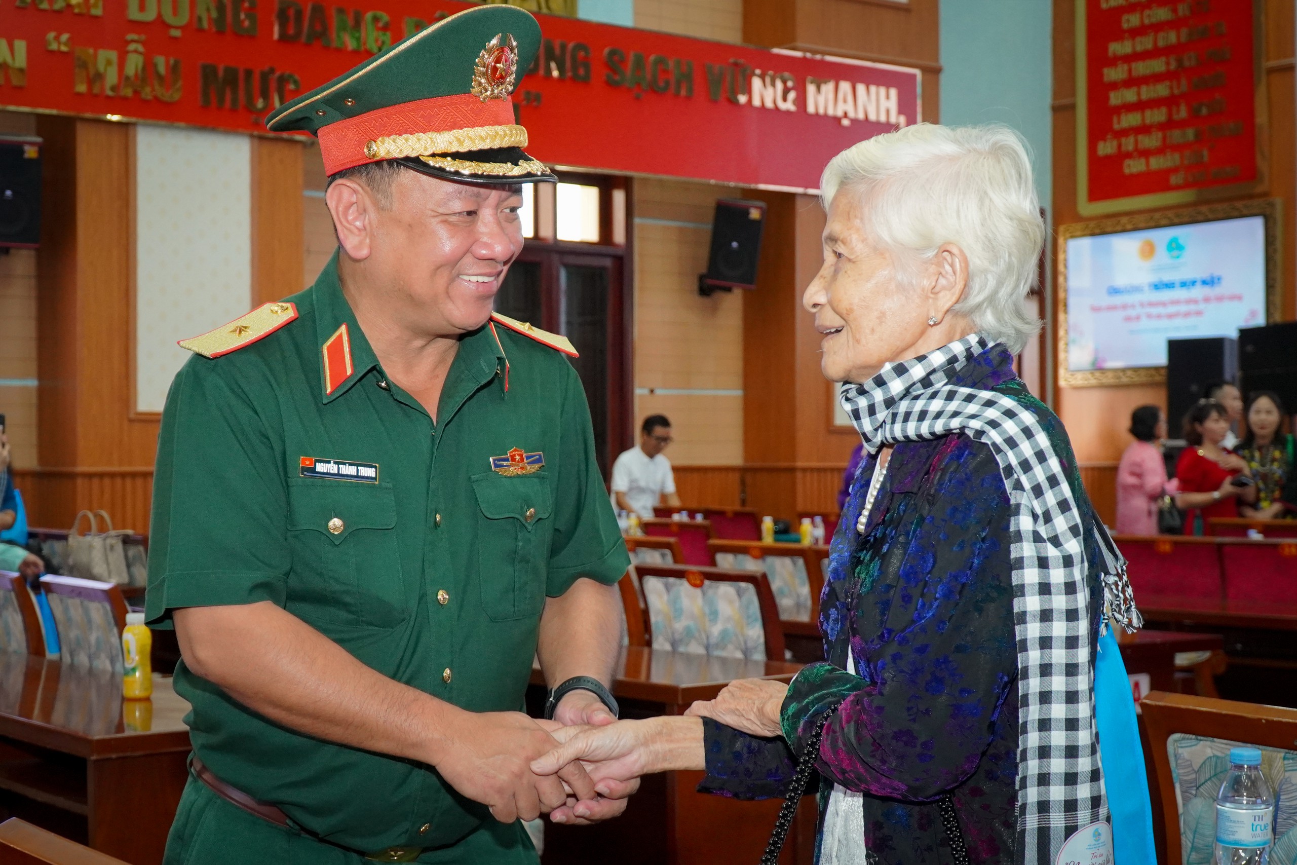 Nét ảnh tri ân - Hồi sinh ký ức - Ảnh 2.