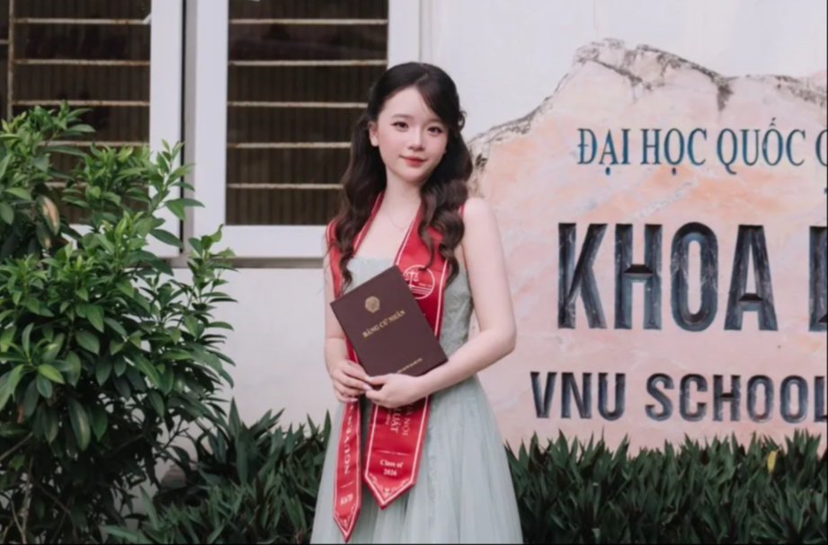 Nữ thủ khoa xinh đẹp v&agrave; c&aacute;ch học trước lượng kiến thức 'khổng lồ'- Ảnh 2.
