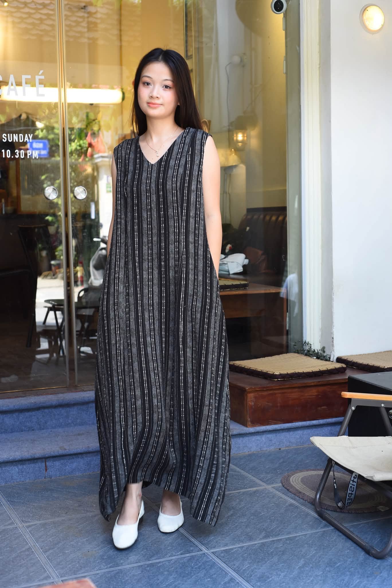 Váy linen suông họa tiết dịu dàng nhất mùa- Ảnh 6.