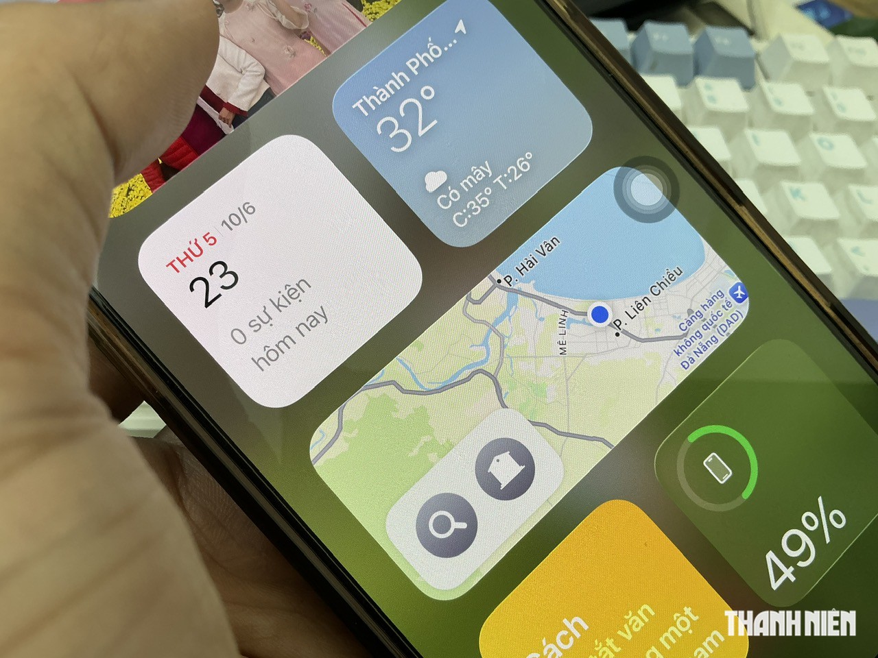 Chấm tròn màu xám trên iPhone có tác dụng gì? - Ảnh 1.