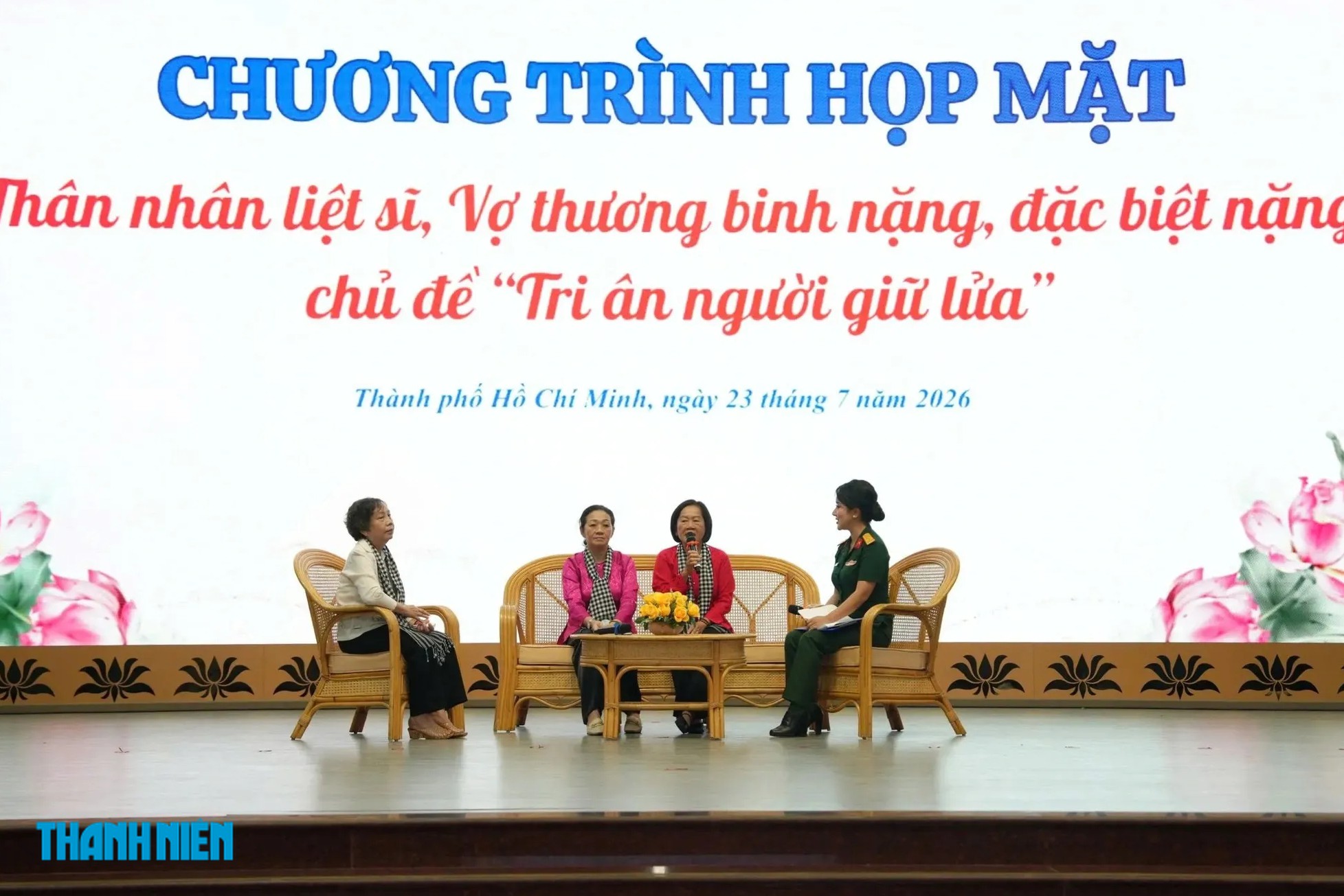 TP.HCM tri ân những phụ nữ lặng thầm 'giữ lửa' - Ảnh 2.