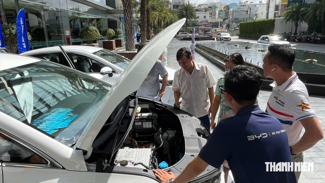 Xu hướng chuyển từ xe xăng sang ô tô điện chạy dịch vụ đang diễn ra nhanh - Ảnh 5.