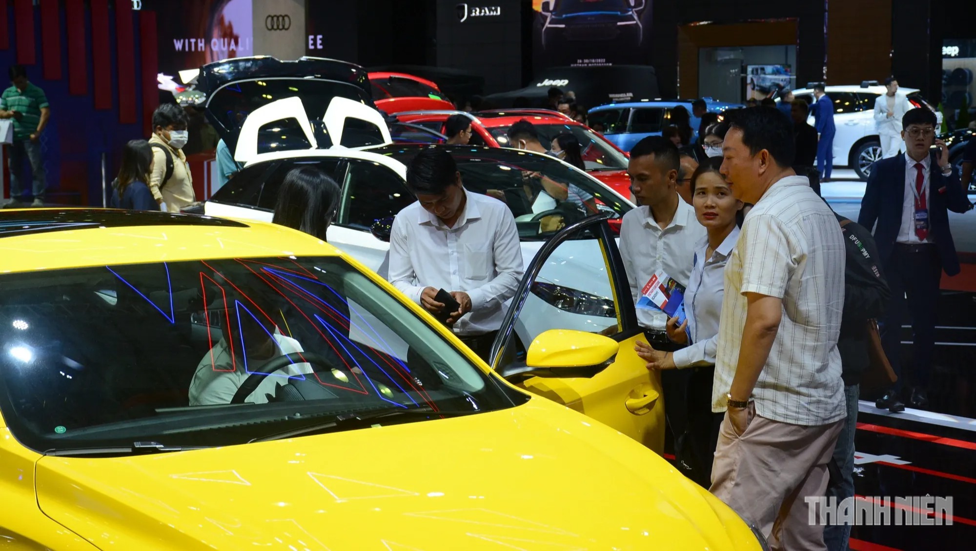 Người Việt mua &ocirc; t&ocirc; kh&ocirc;ng c&ograve;n qu&aacute; ch&uacute; trọng yếu tố xe giữ gi&aacute;? - Ảnh 2.