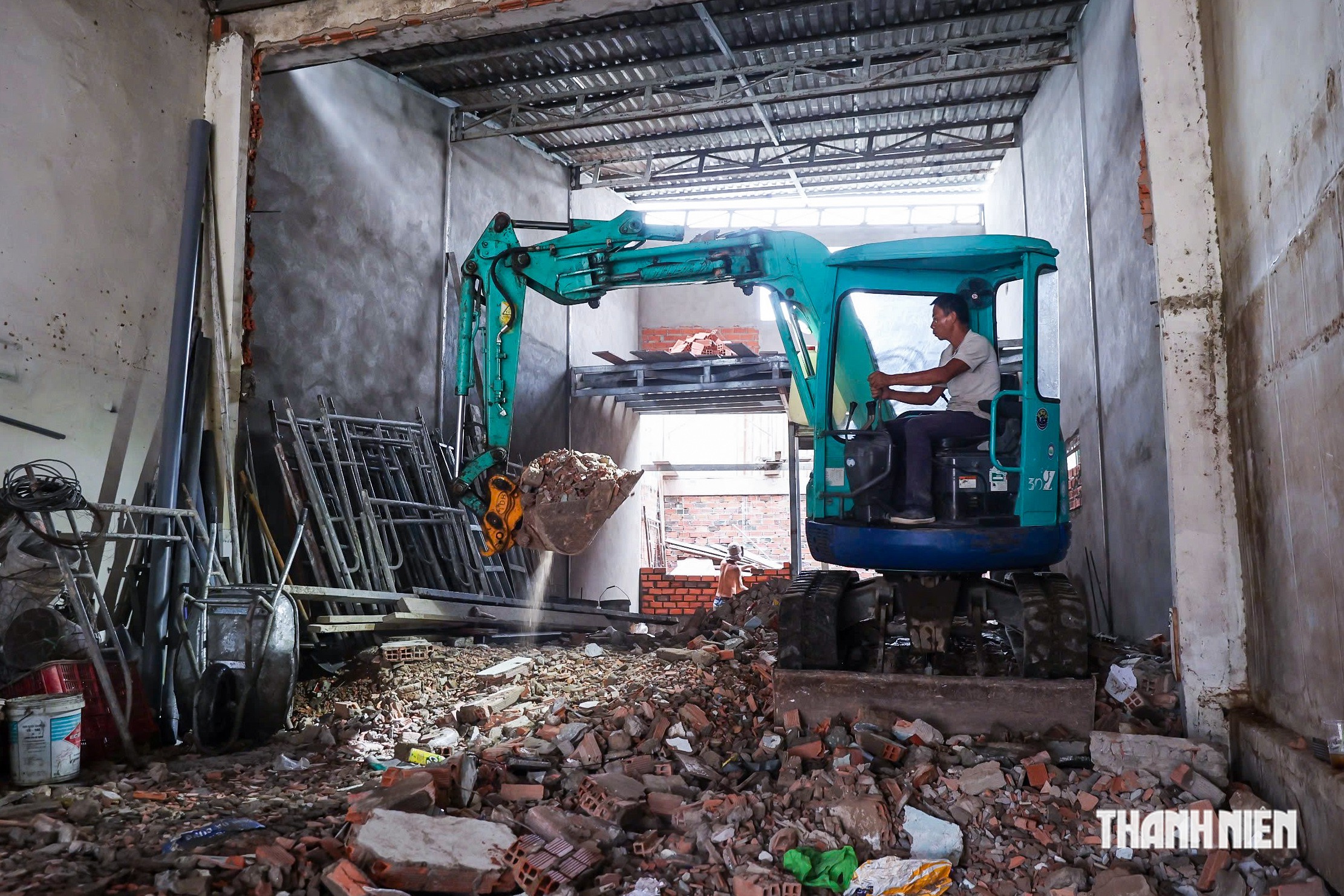 Mở rộng cửa ng&otilde; ph&iacute;a t&acirc;y TP.HCM: H&agrave;ng loạt nh&agrave; mặt tiền được th&aacute;o dỡ - Ảnh 5.