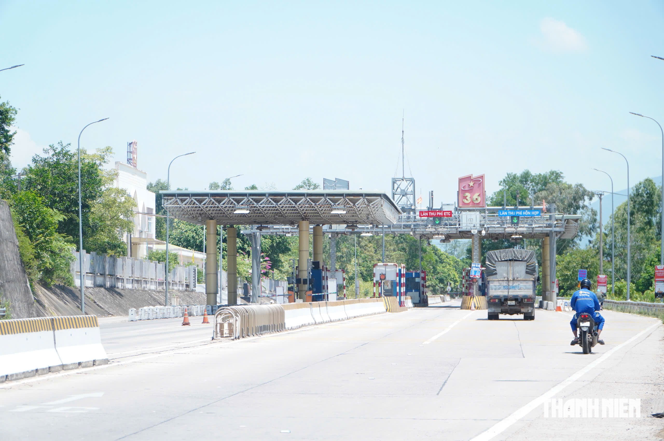 Cán bộ xã mong giảm phí qua trạm thu phí sau sáp nhập- Ảnh 1.