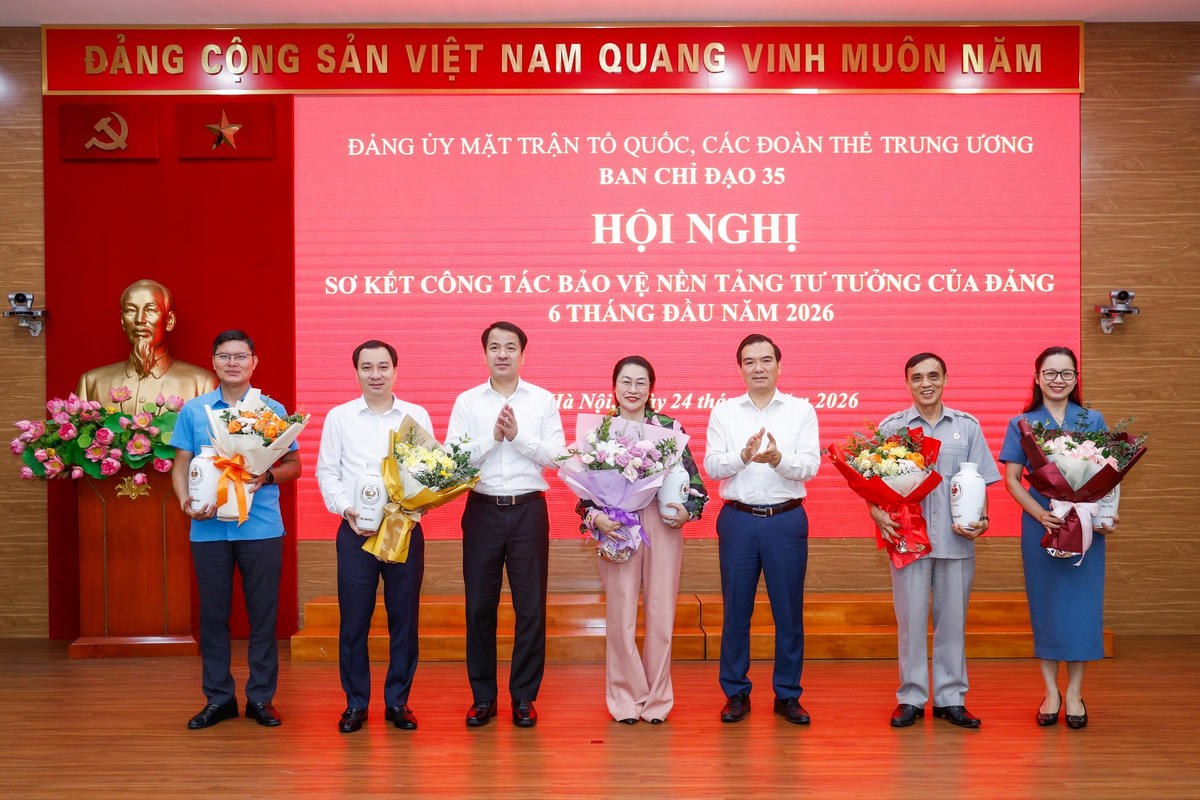 Tiếp tục thực hiện '4 ki&ecirc;n định' về ch&iacute;nh trị, tư tưởng- Ảnh 3.