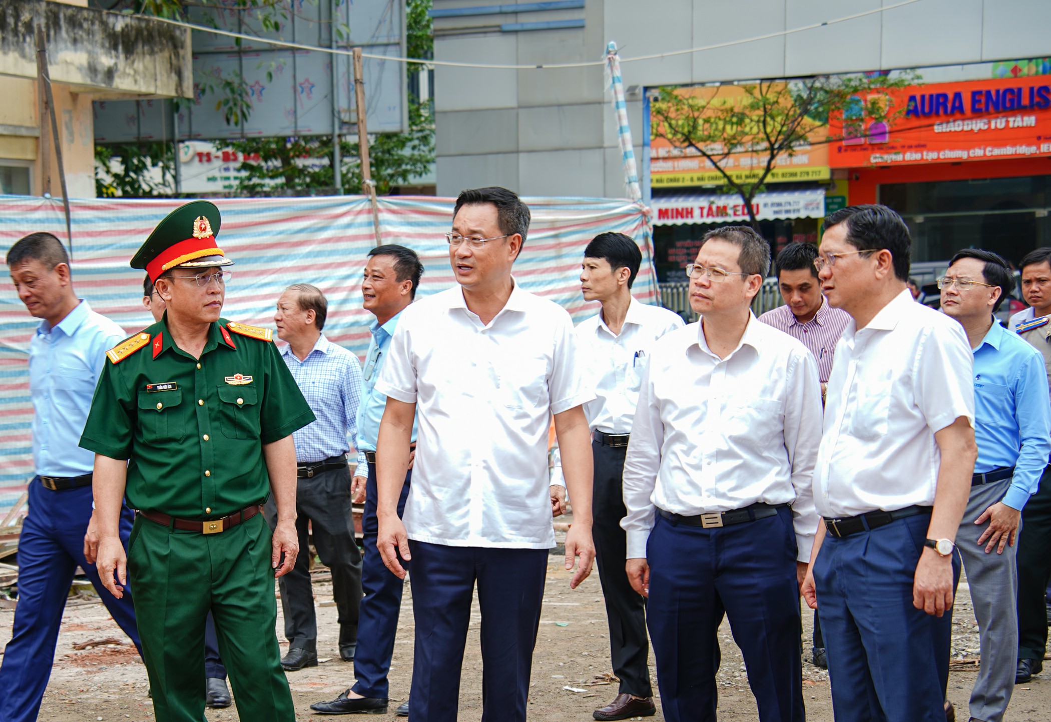 Đà Nẵng khơi thông nguồn lực đất đai, tăng tốc gỡ vướng hàng trăm dự án - Ảnh 1.