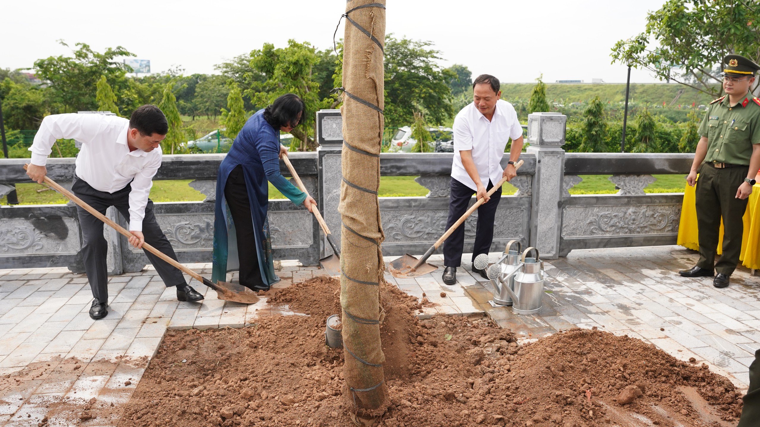 Hưng Yên khánh thành khu lưu niệm Anh hùng Bùi Thị Cúc - Ảnh 4.