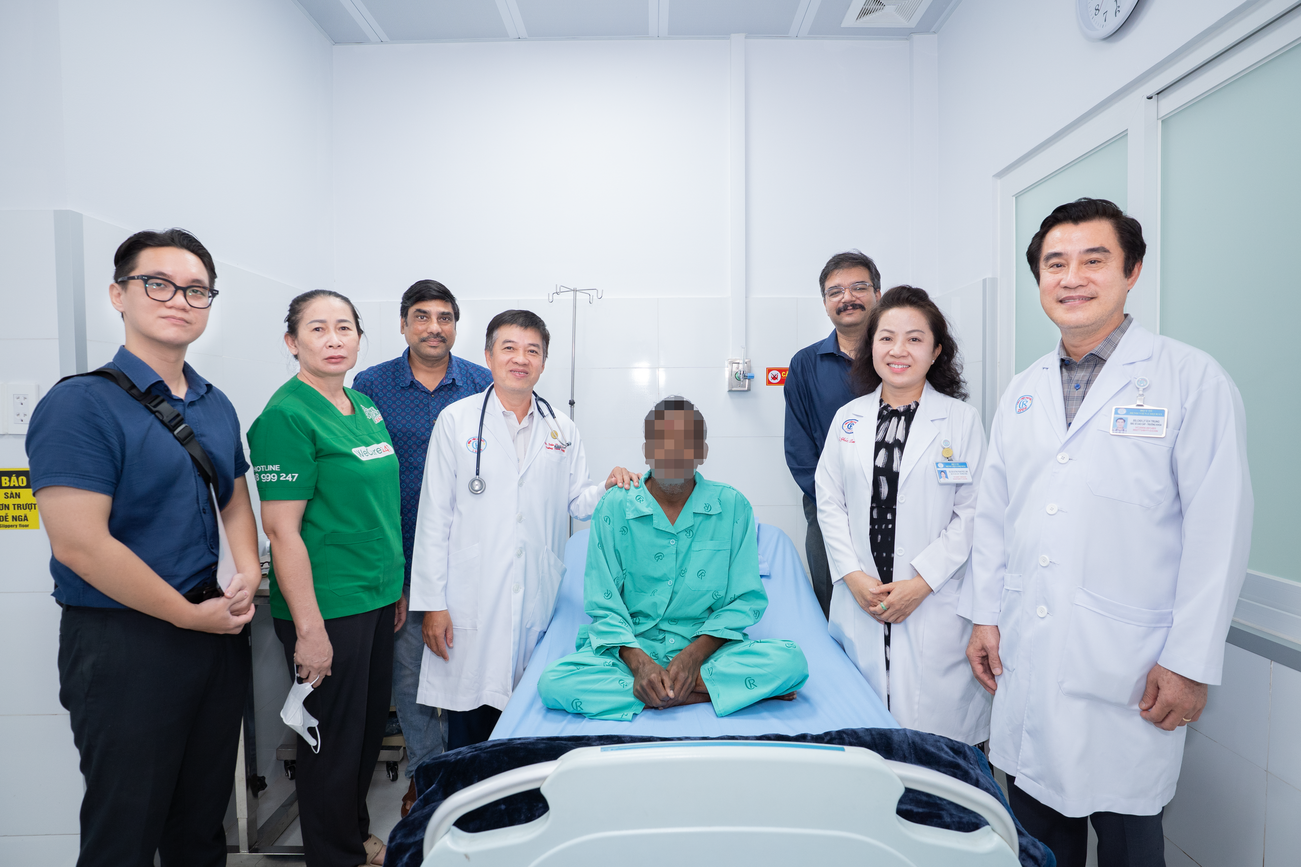 Bệnh nhân người Ấn Độ bị lật ca nô ở Phú Quốc xuất viện, về nước- Ảnh 1.