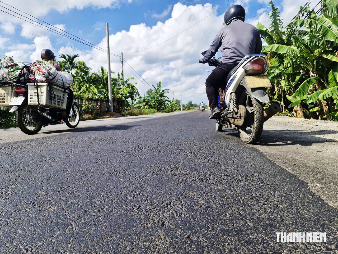 Quốc lộ hơn 1.800 tỉ đồng vừa thảm nhựa đã hỏng,người dân lo chất lượng công trình- Ảnh 2.