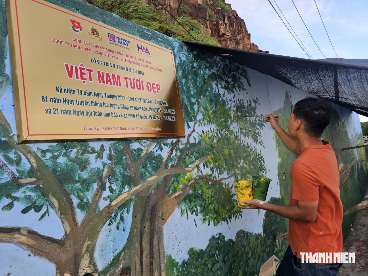 Đọc đáo tranh bích họa kể câu chuyện về một Việt Nam thống nhất ở Côn Đảo - Ảnh 3.