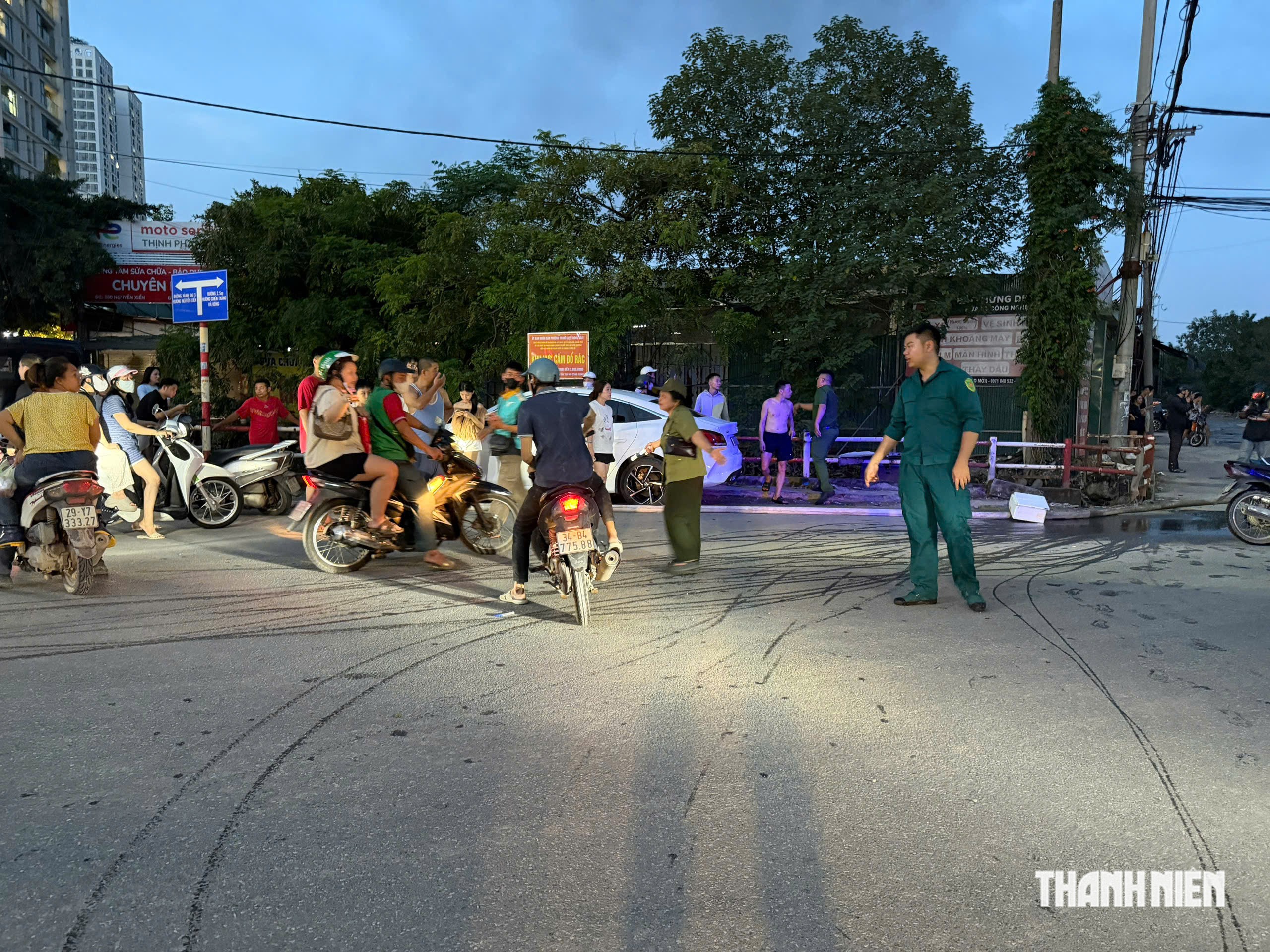 Hà Nội: Đang cháy lớn tại xưởng giấy ở Thanh Liệt- Ảnh 5.