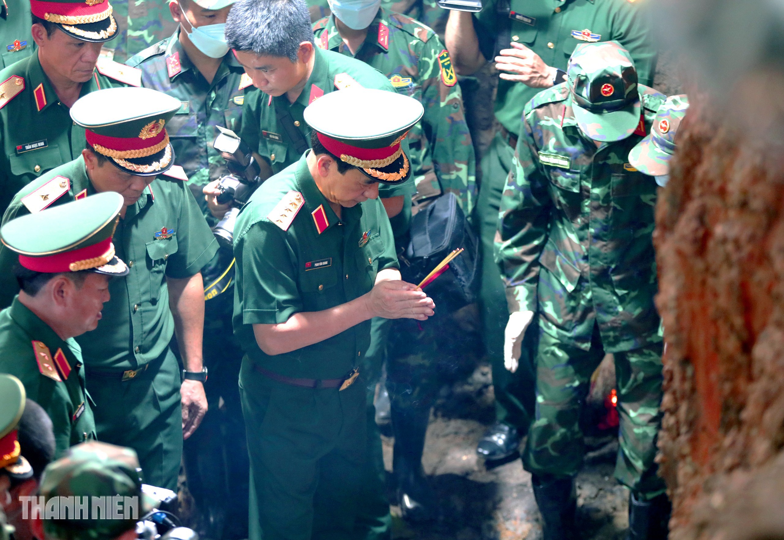 Đại tướng Phan Văn Giang kiểm tra hiện trường quy tập hài cốt liệt sĩ ở TP.HCM- Ảnh 11.