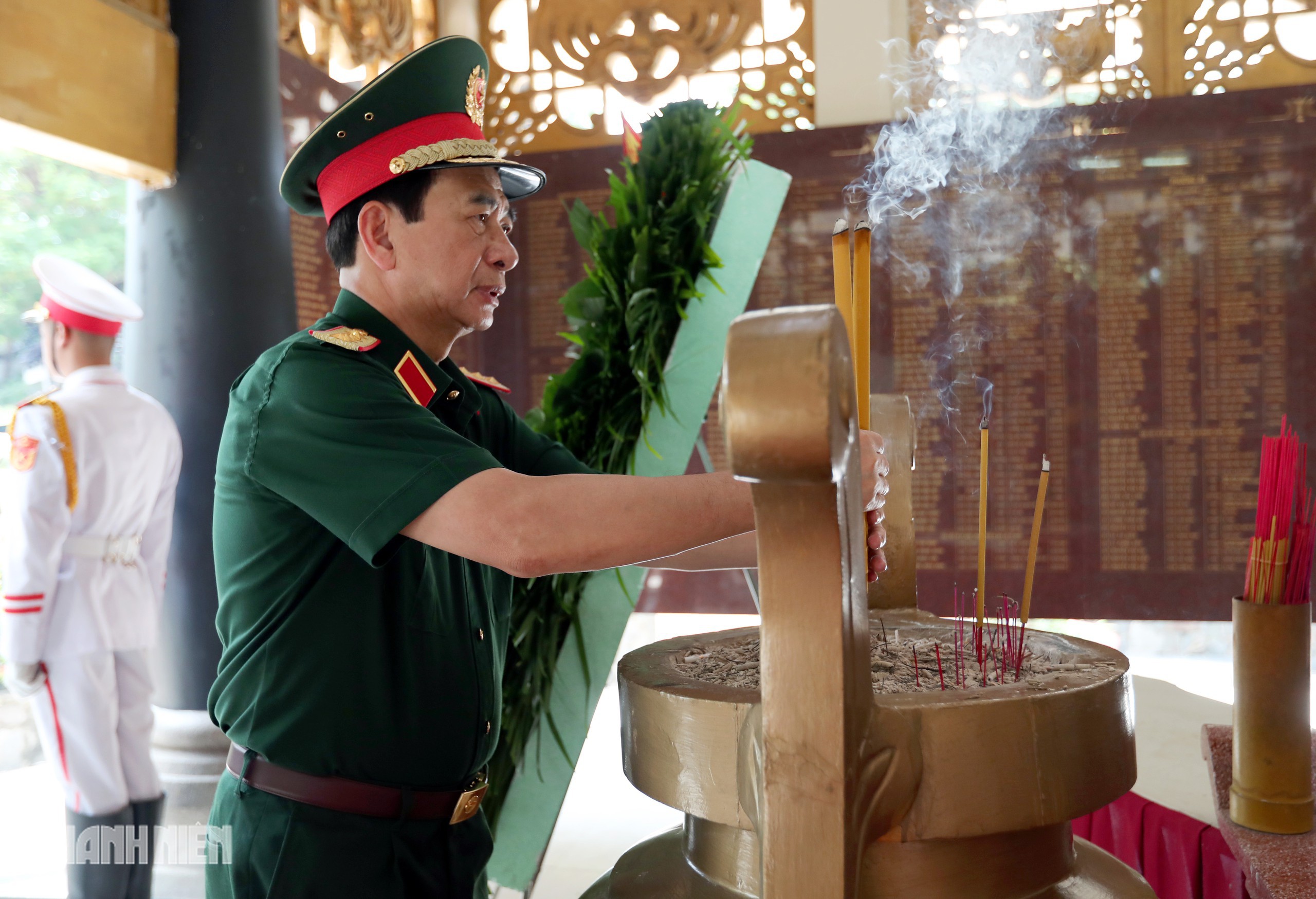 Đại tướng Phan Văn Giang kiểm tra hiện trường quy tập hài cốt liệt sĩ ở TP.HCM- Ảnh 6.